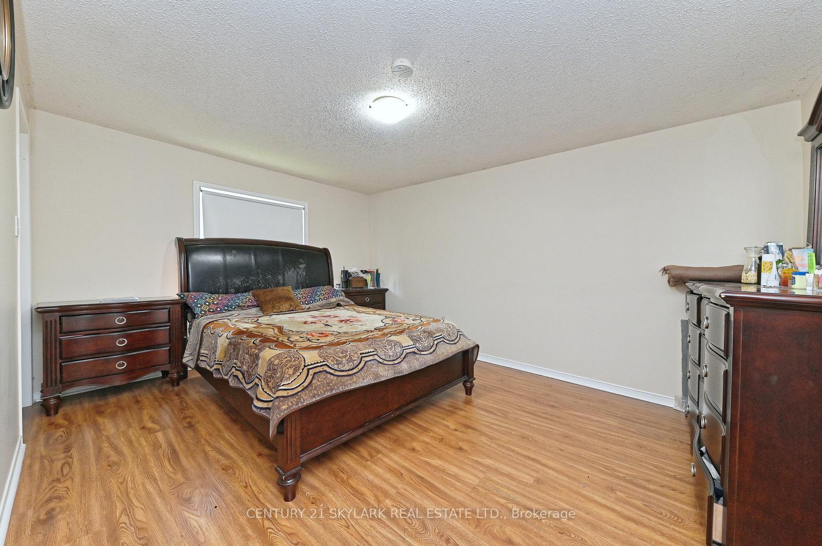 Photo 22 of 1922 Dalhousie Crescent, Oshawa, Samac — HOMEH