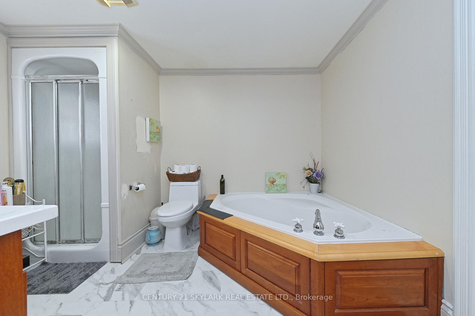 Photo 25 of 1922 Dalhousie Crescent, Oshawa, Samac — HOMEH