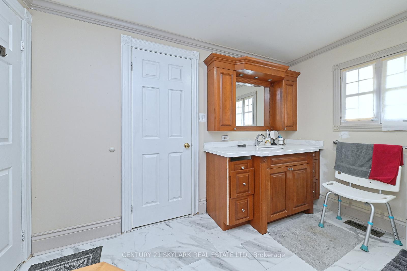Photo 26 of 1922 Dalhousie Crescent, Oshawa, Samac — HOMEH