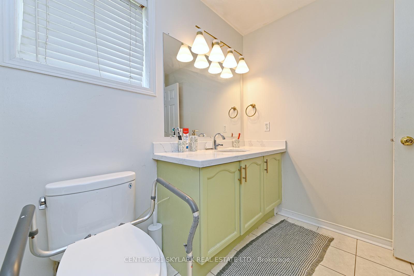 Photo 31 of 1922 Dalhousie Crescent, Oshawa, Samac — HOMEH