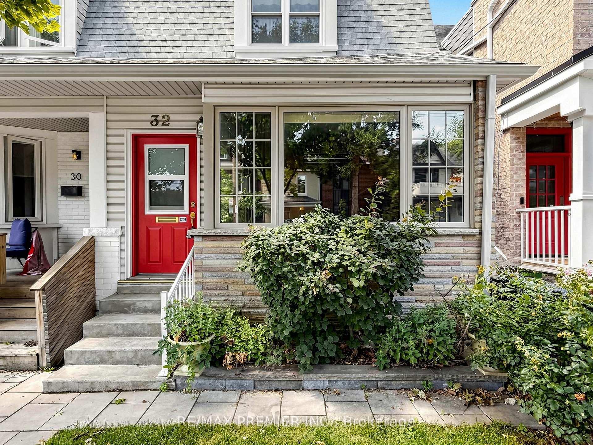 Photo 4 of 32 Ritchie Avenue, Toronto, Roncesvalles — HOMEH