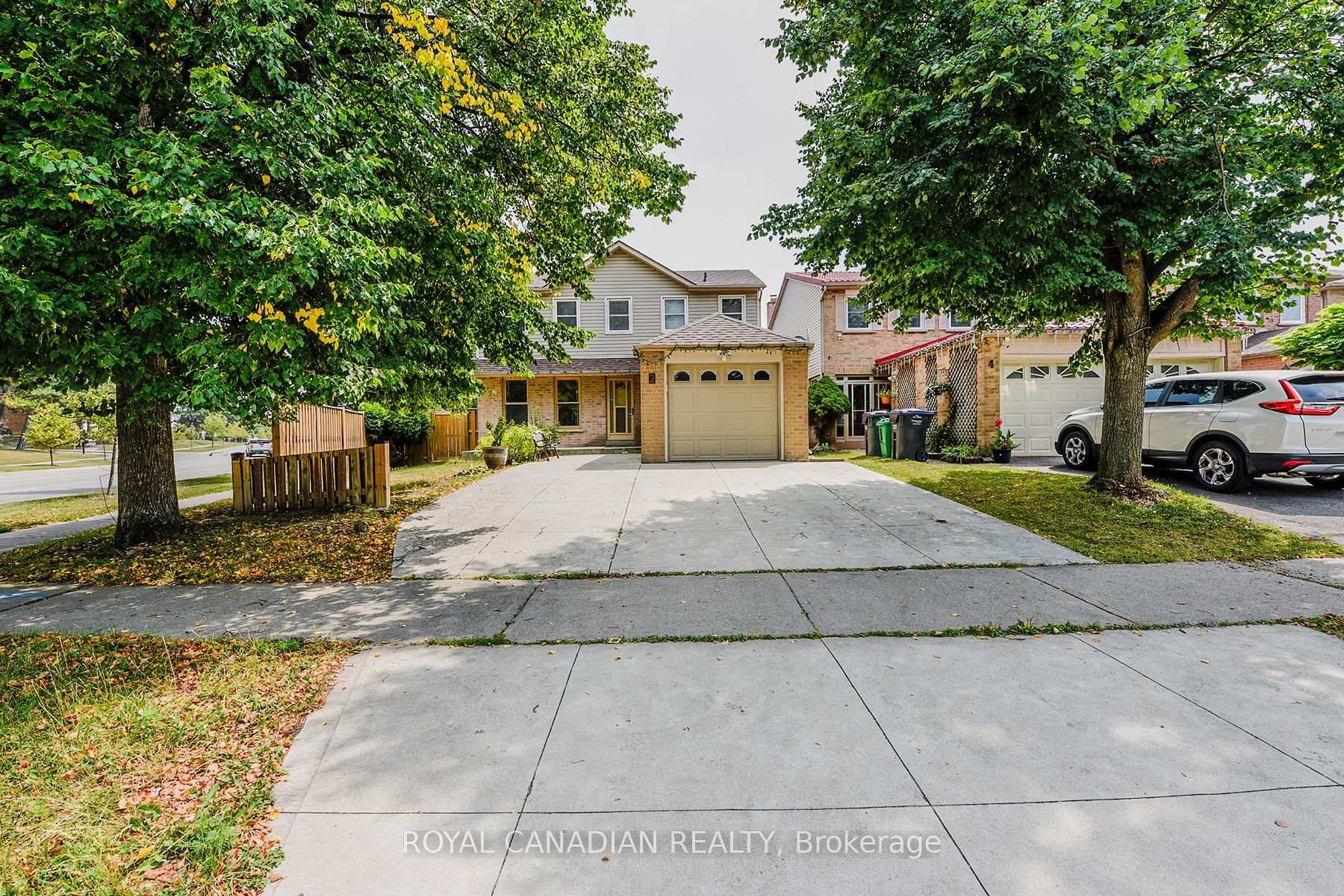 Photo 2 of 2 Mayberry Court, Brampton, Central Park — HOMEH