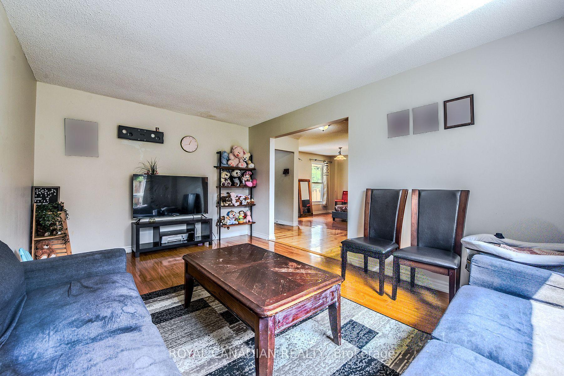 Photo 11 of 2 Mayberry Court, Brampton, Central Park — HOMEH