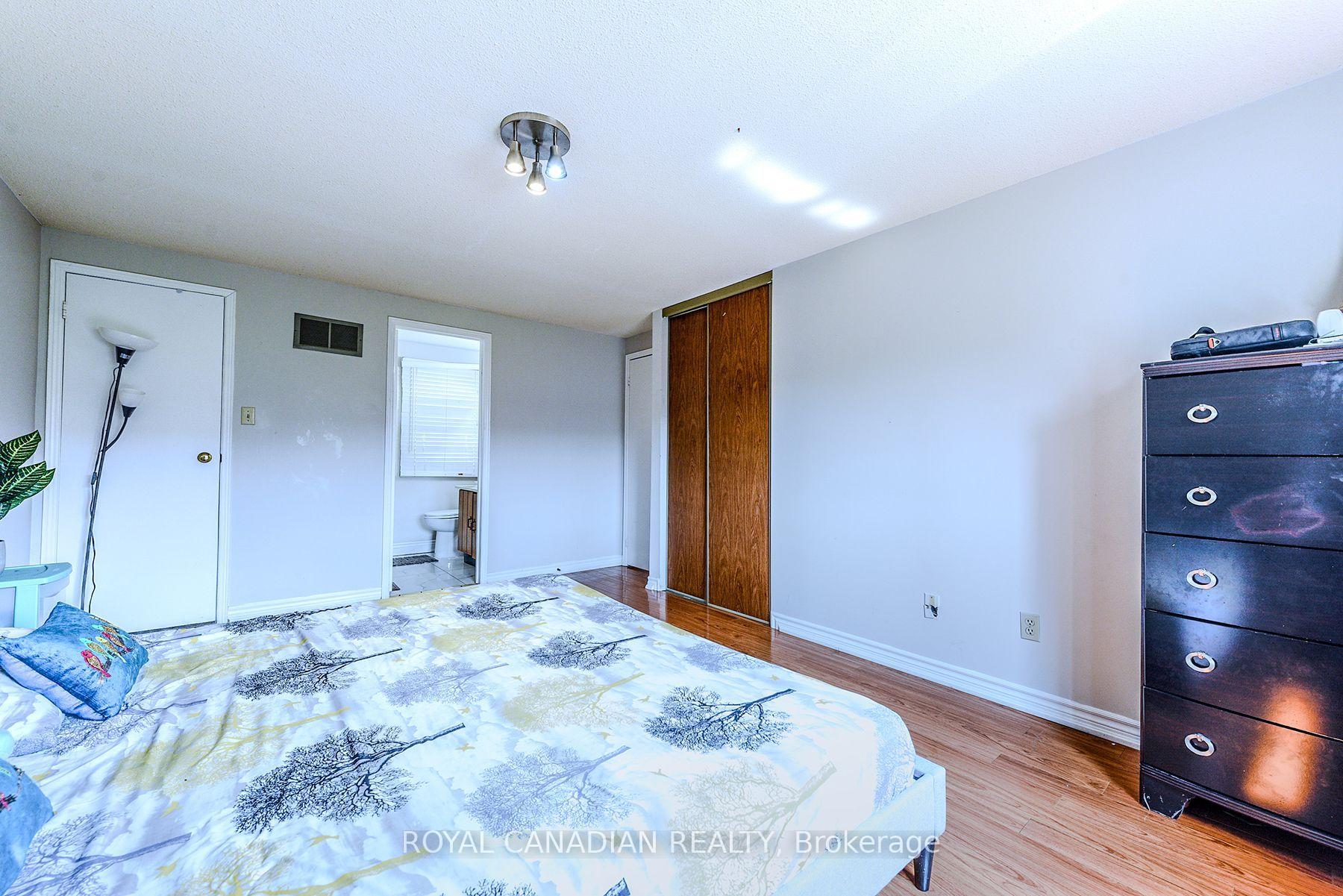 Photo 24 of 2 Mayberry Court, Brampton, Central Park — HOMEH