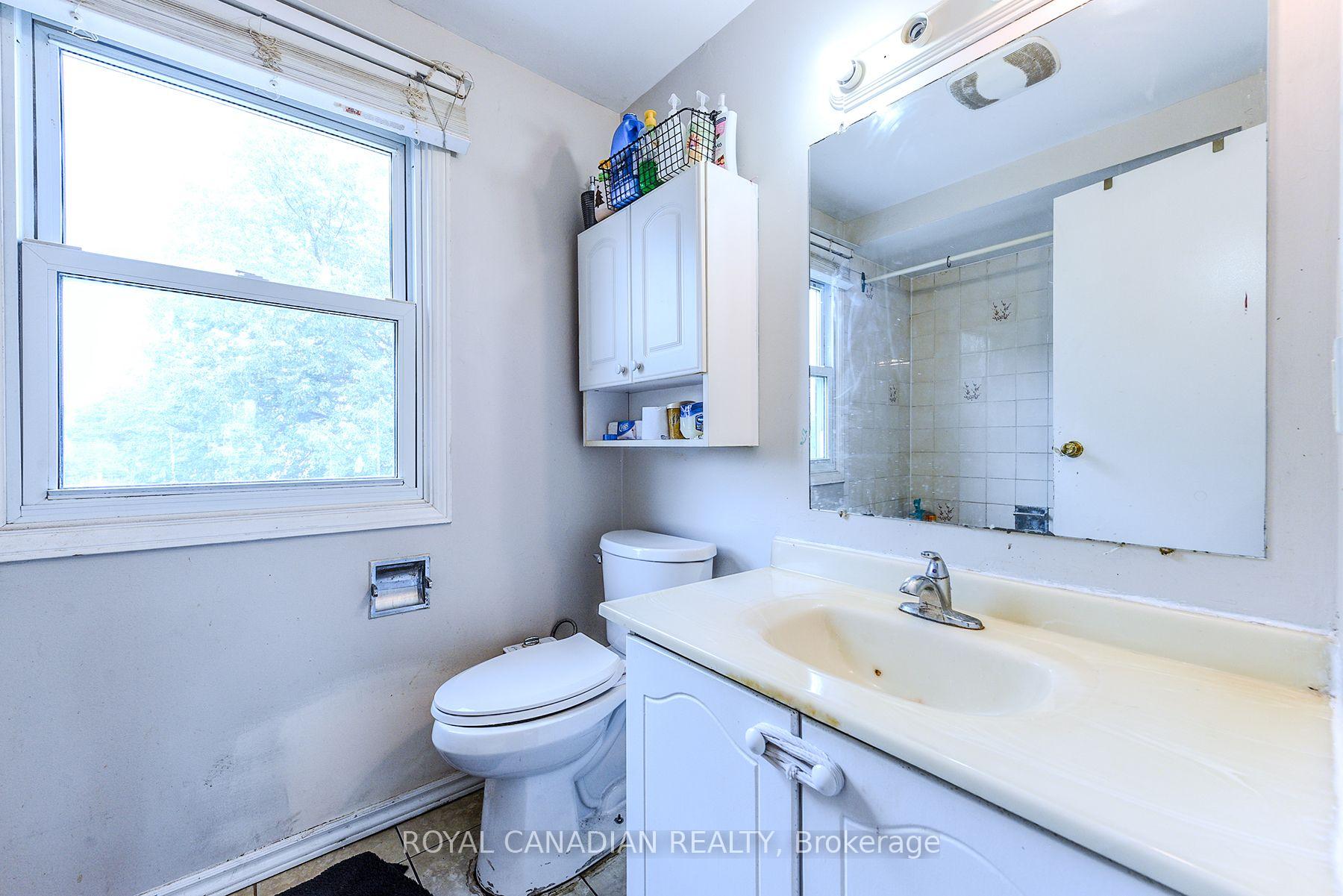 Photo 29 of 2 Mayberry Court, Brampton, Central Park — HOMEH