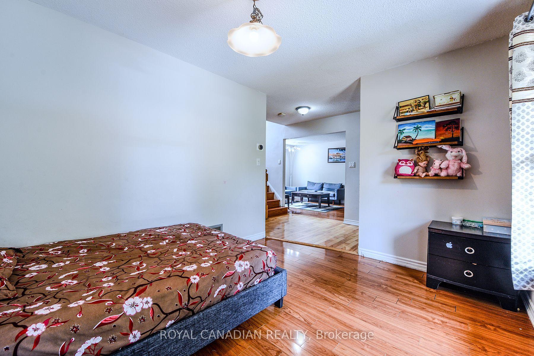 Photo 33 of 2 Mayberry Court, Brampton, Central Park — HOMEH