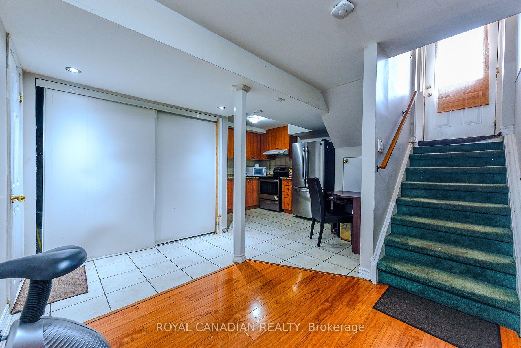 Photo 39 of 2 Mayberry Court, Brampton, Central Park — HOMEH