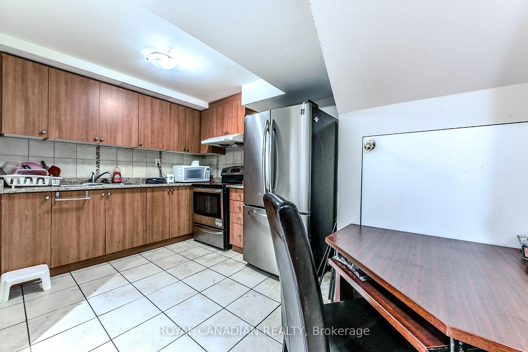 Photo 41 of 2 Mayberry Court, Brampton, Central Park — HOMEH