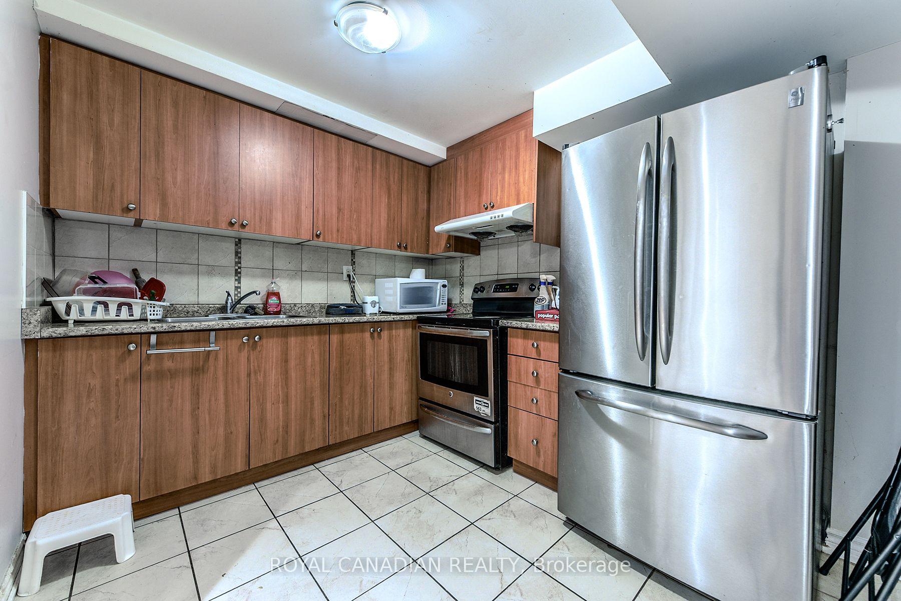 Photo 42 of 2 Mayberry Court, Brampton, Central Park — HOMEH