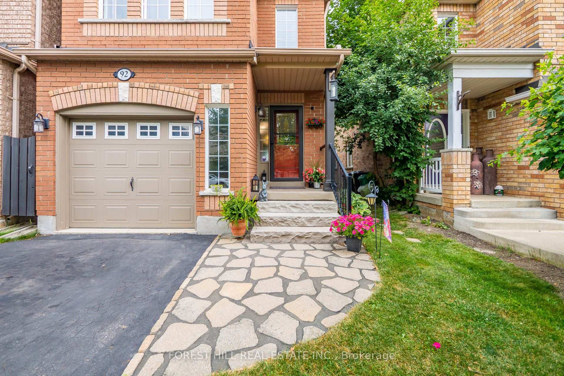 Photo 4 of 92 Senator Way, Caledon, Bolton North — HOMEH