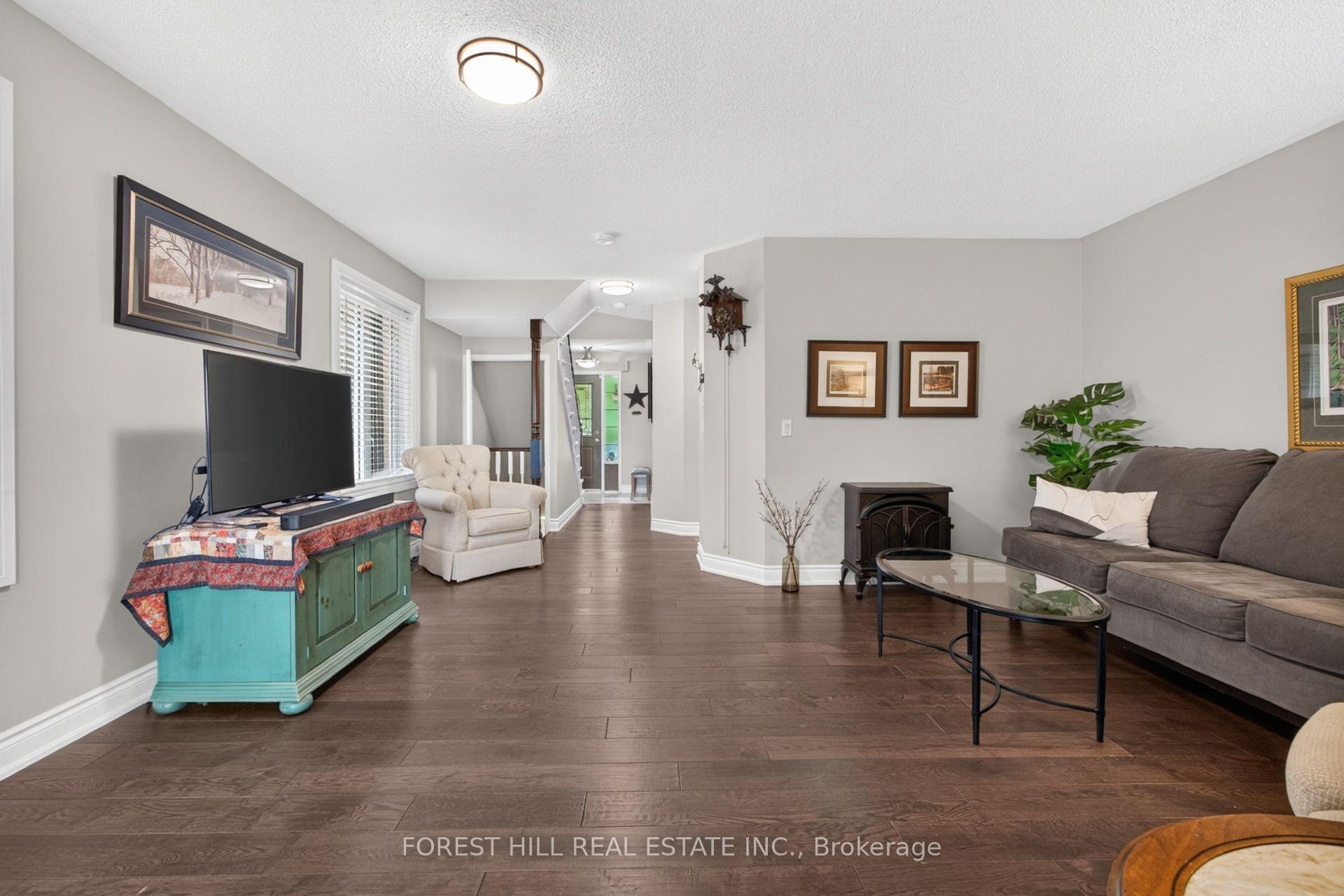Photo 7 of 92 Senator Way, Caledon, Bolton North — HOMEH