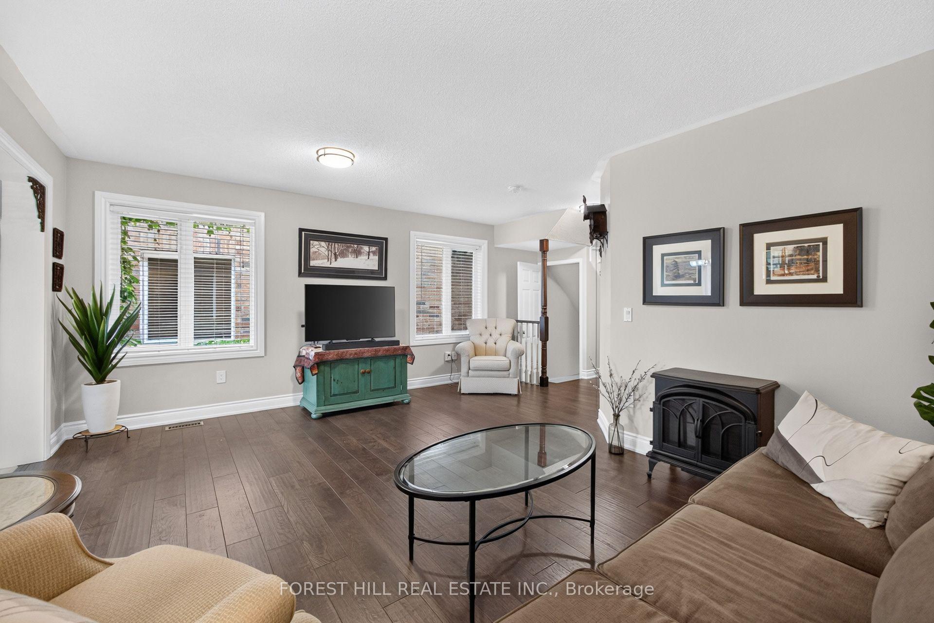 Photo 8 of 92 Senator Way, Caledon, Bolton North — HOMEH