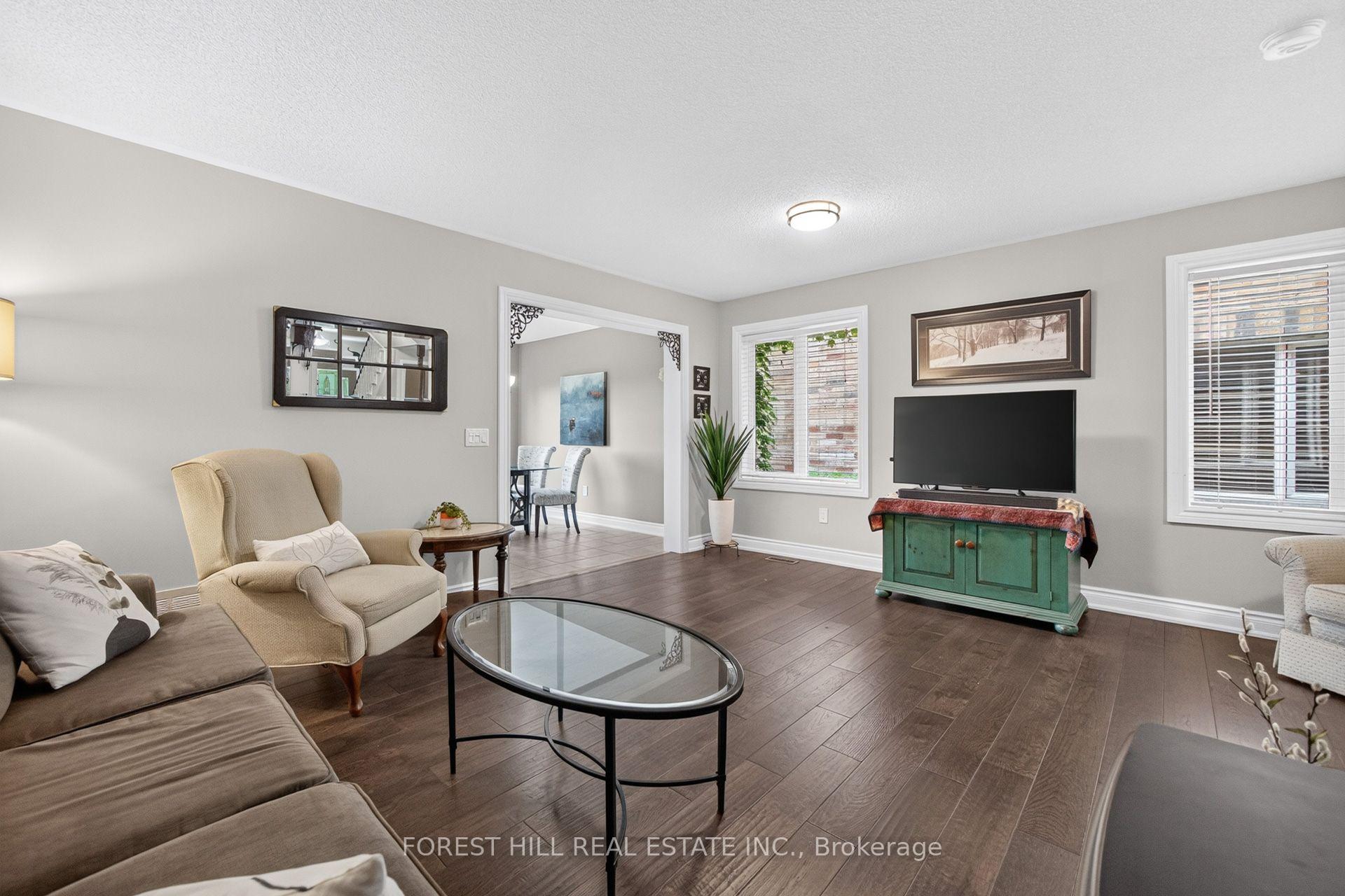 Photo 9 of 92 Senator Way, Caledon, Bolton North — HOMEH