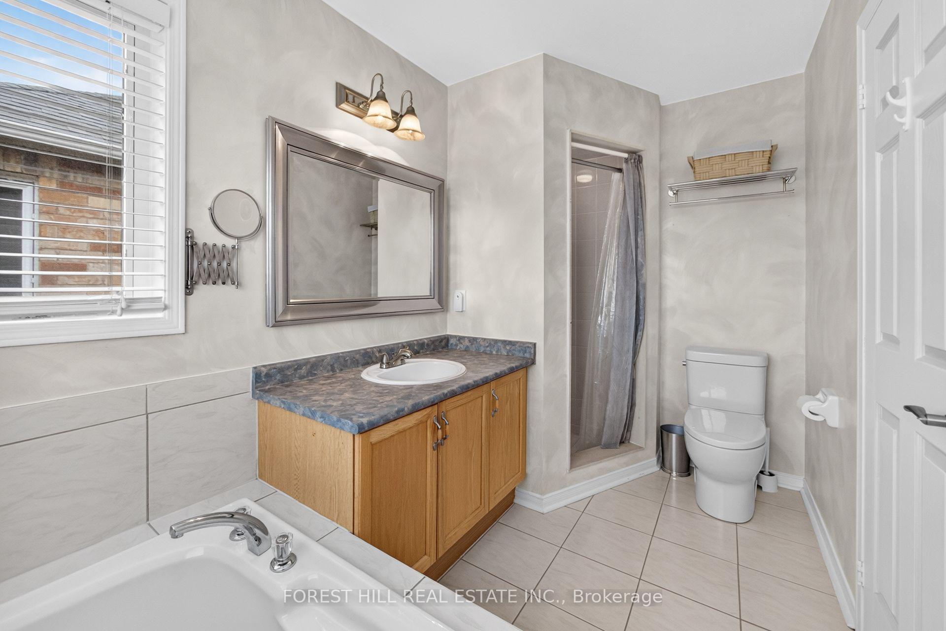 Photo 20 of 92 Senator Way, Caledon, Bolton North — HOMEH
