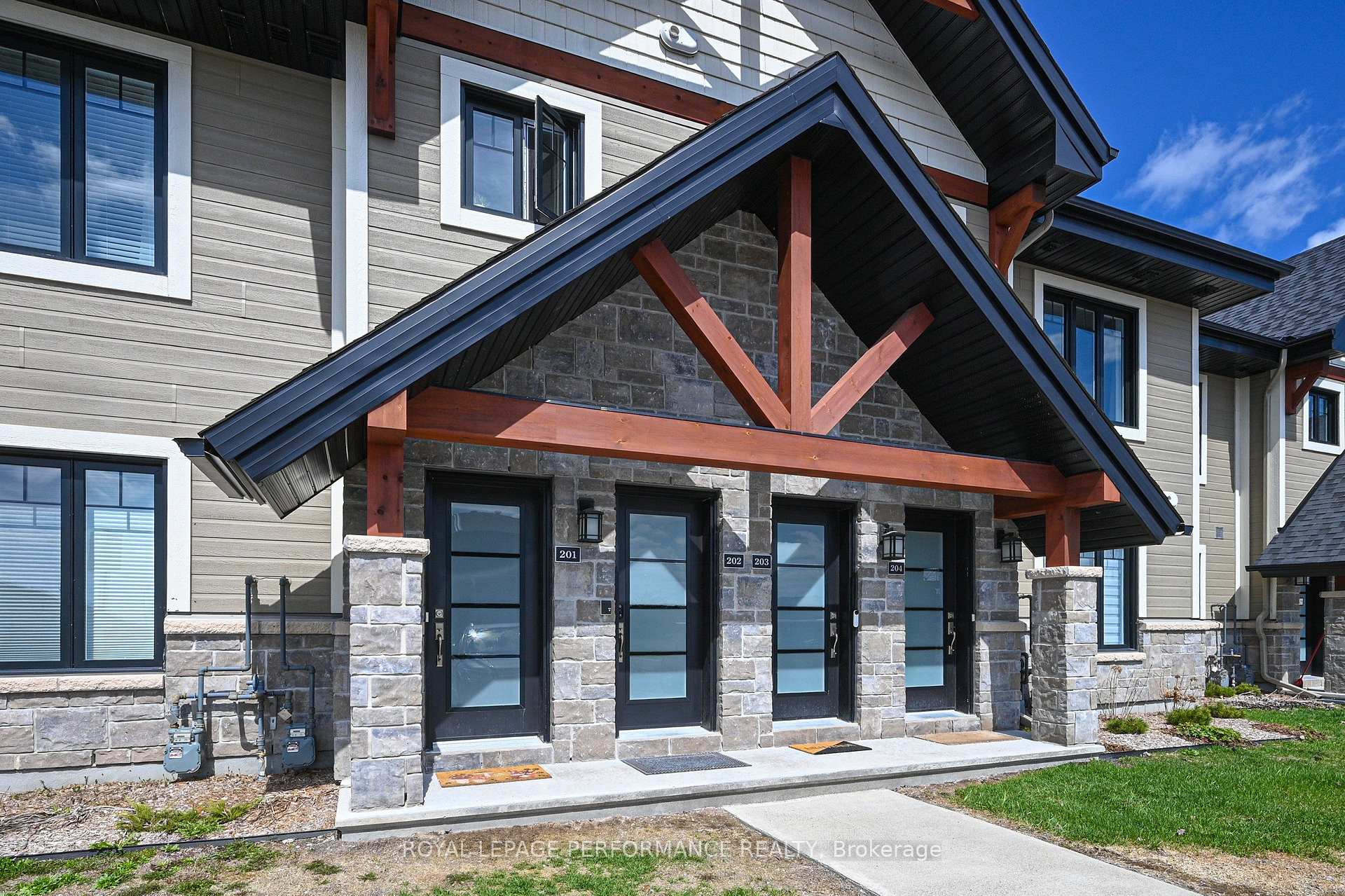 Photo 1 of Unit 202, 83 St Moritz Trail, Russell, Embrun — HOMEH