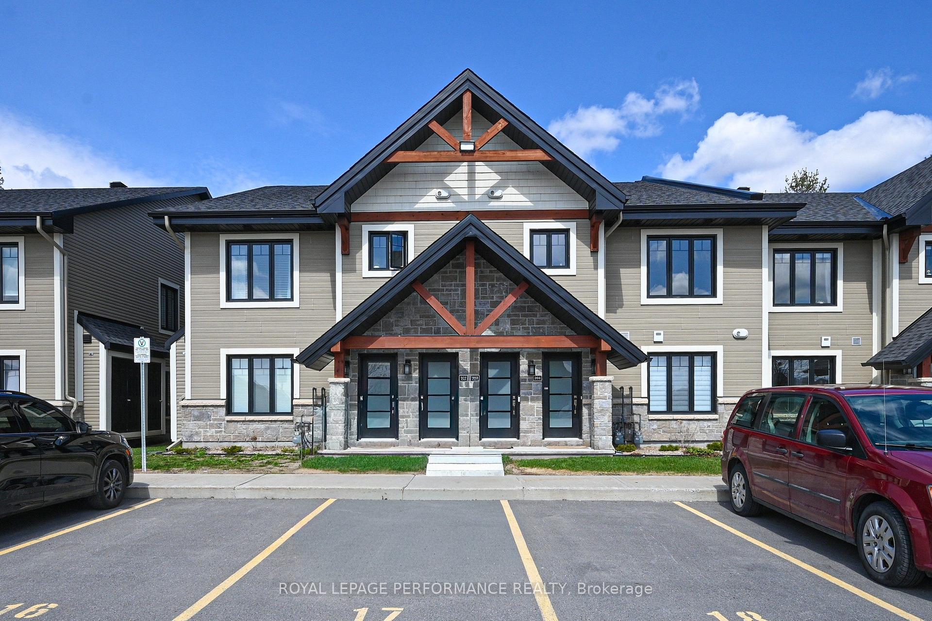 Photo 2 of Unit 202, 83 St Moritz Trail, Russell, Embrun — HOMEH