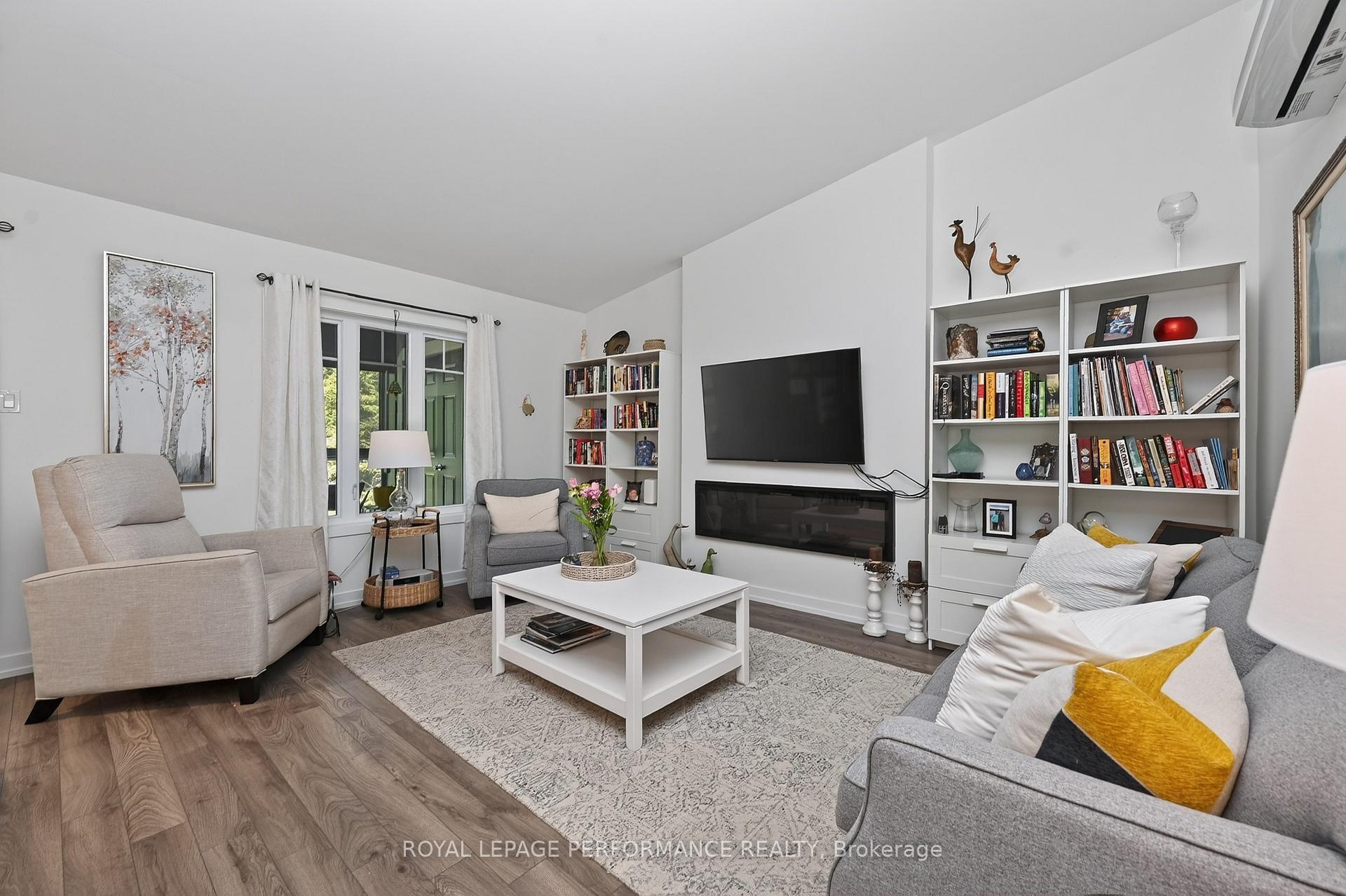 Photo 3 of Unit 202, 83 St Moritz Trail, Russell, Embrun — HOMEH