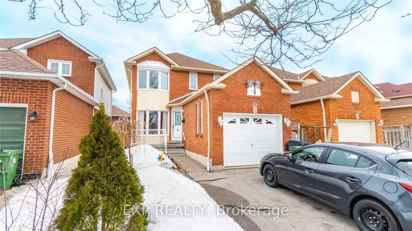 Front of Unit Bsmt, 134 Sandown Avenue