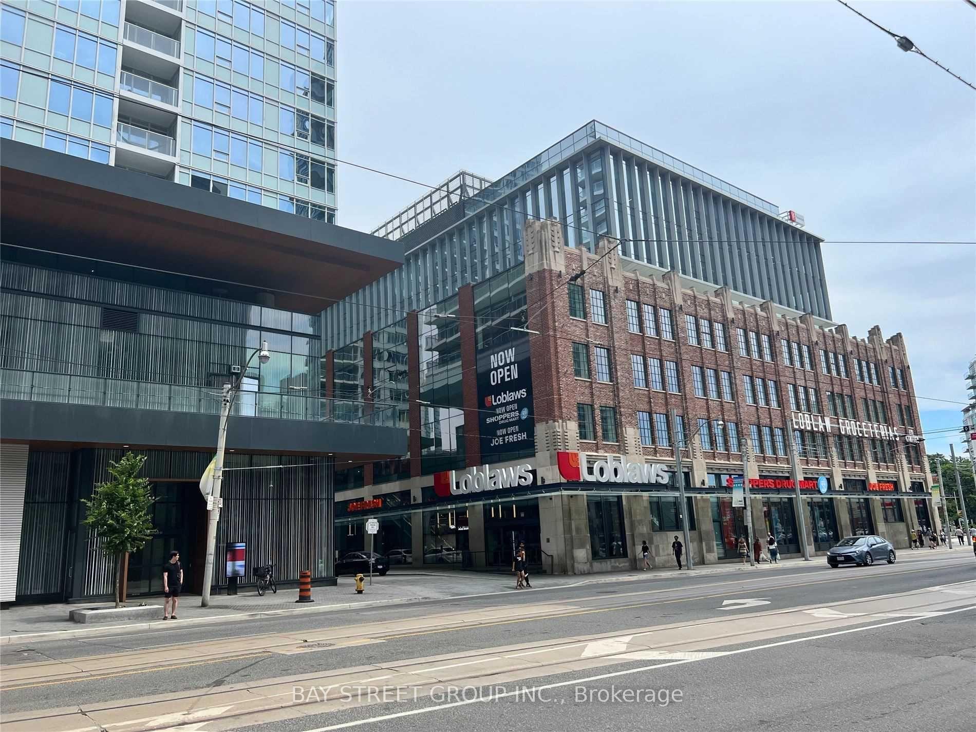 Photo 3 of Unit 903, 17 Bathurst Street, Toronto, Waterfront Communities — HOMEH