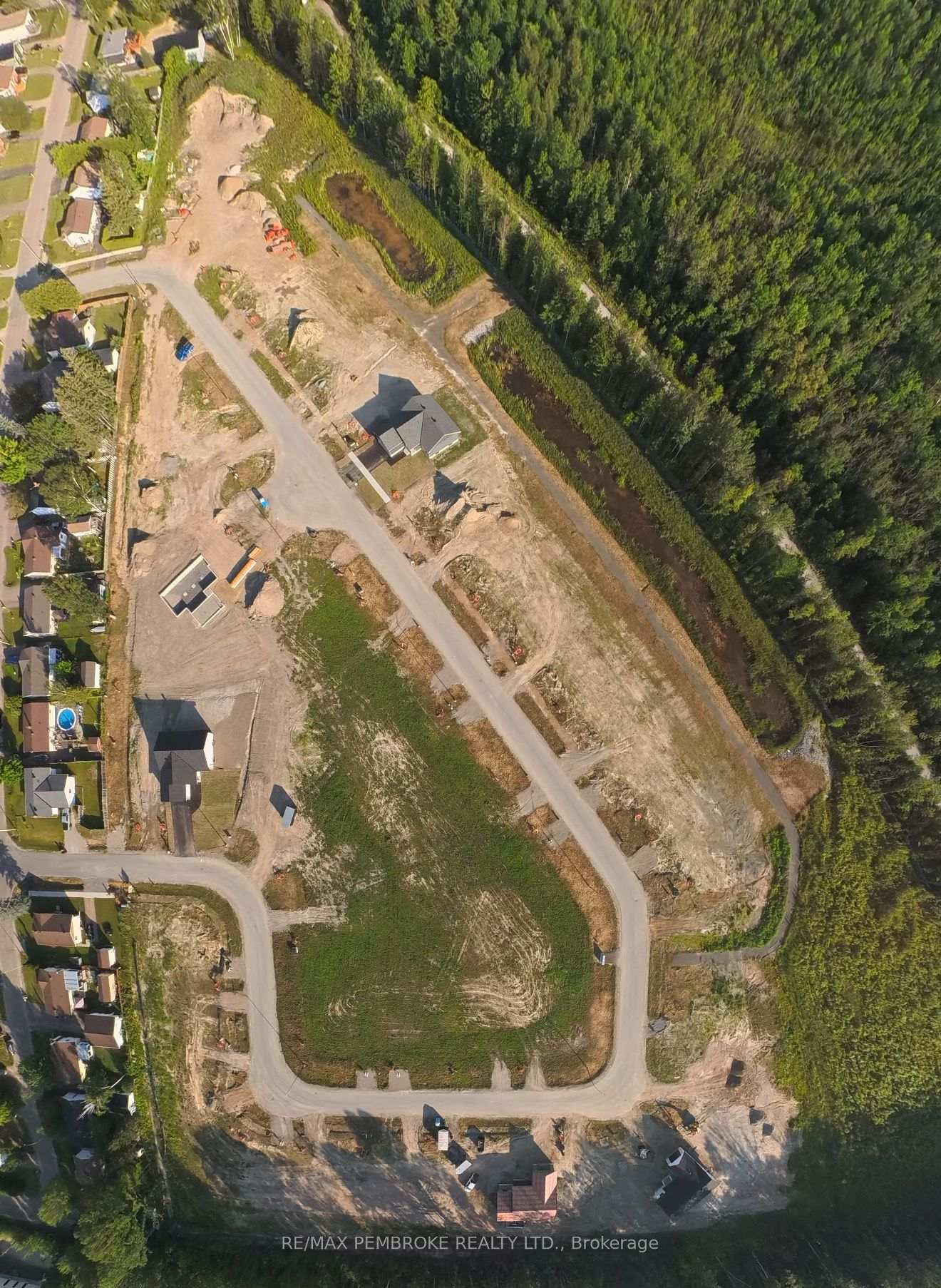 Photo 17 of 12 Eddy Crescent, Pembroke, Pembroke — HOMEH