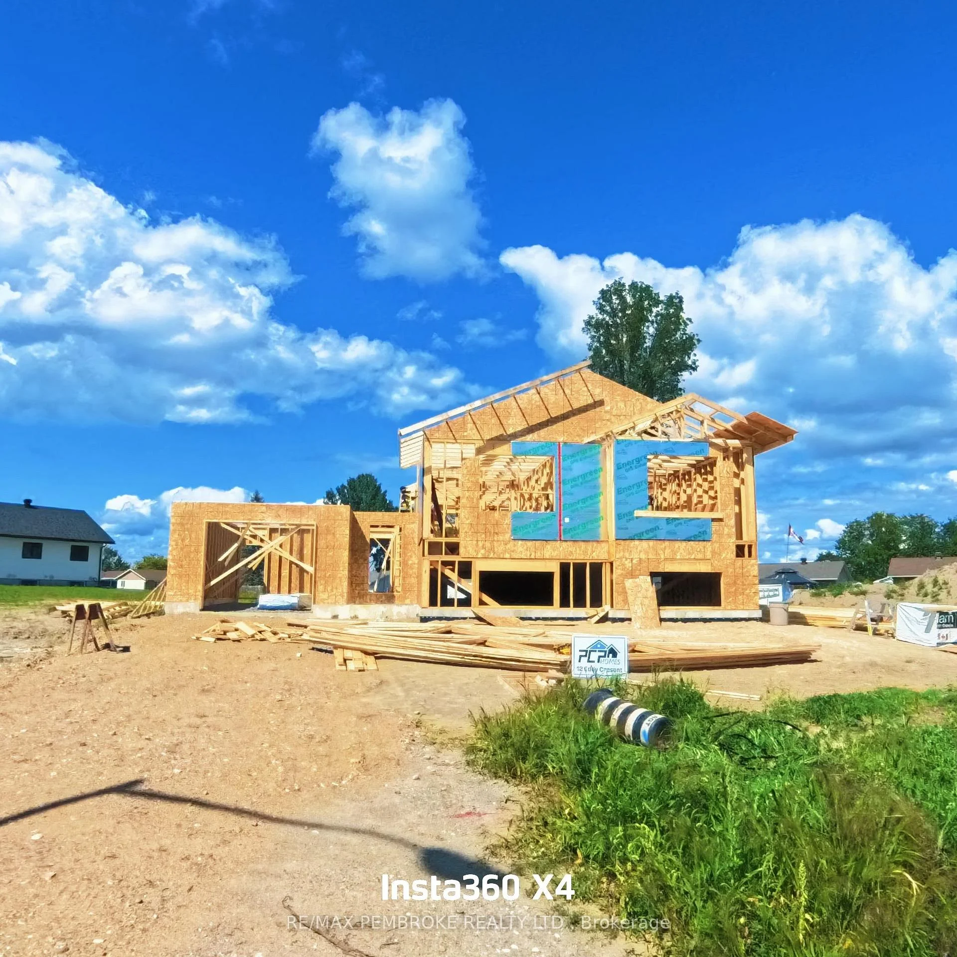 Photo 3 of 12 Eddy Crescent, Pembroke, Pembroke — HOMEH
