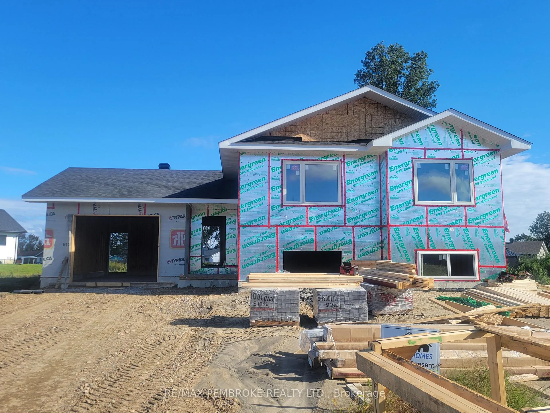 Photo 9 of 12 Eddy Crescent, Pembroke, Pembroke — HOMEH