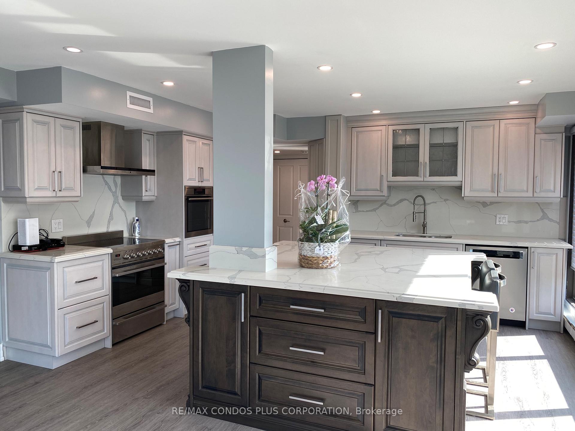 Photo 8 of Unit 3517, 55 Harbour Square, Toronto, Waterfront Communities — HOMEH
