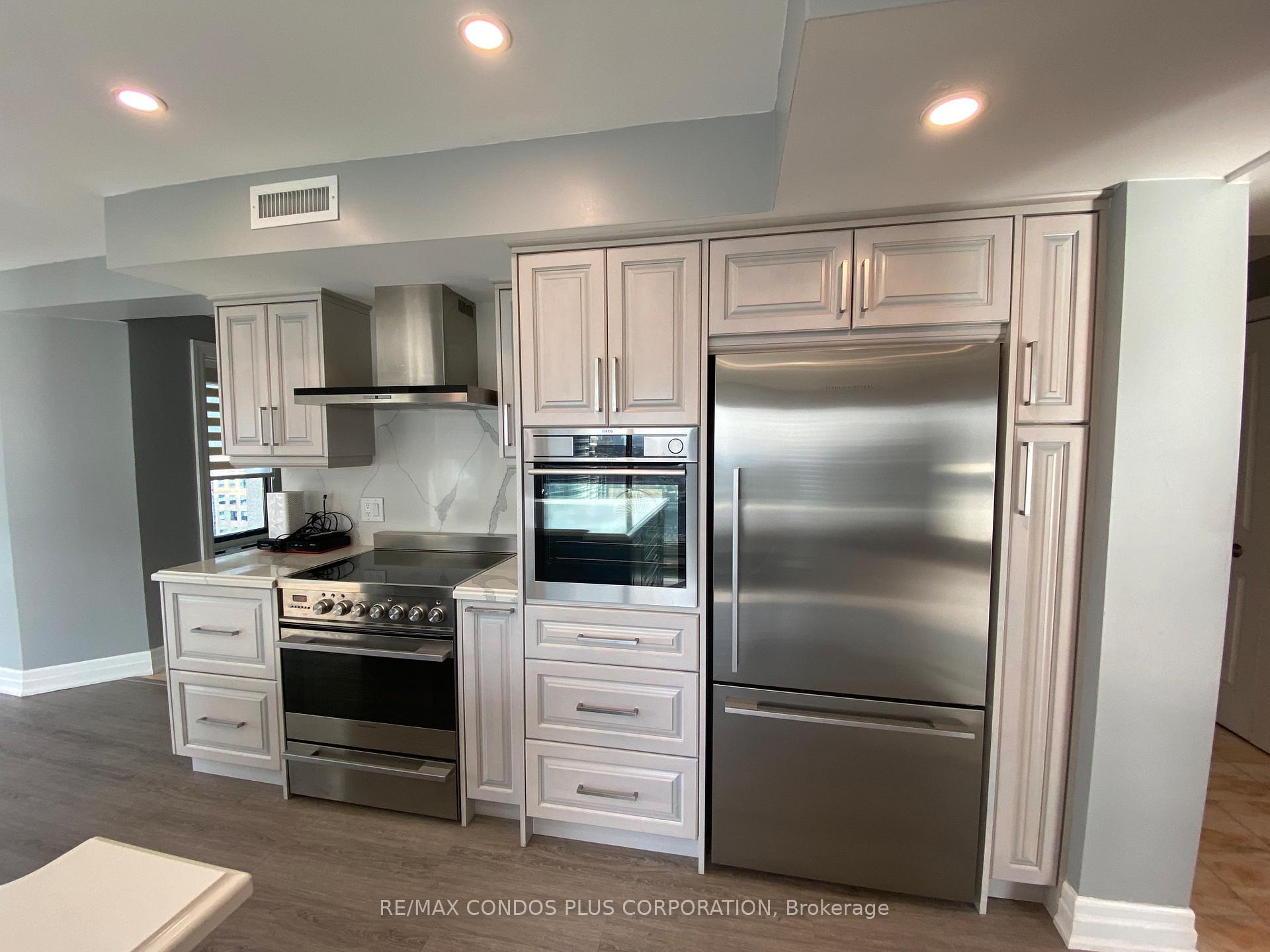 Photo 9 of Unit 3517, 55 Harbour Square, Toronto, Waterfront Communities — HOMEH