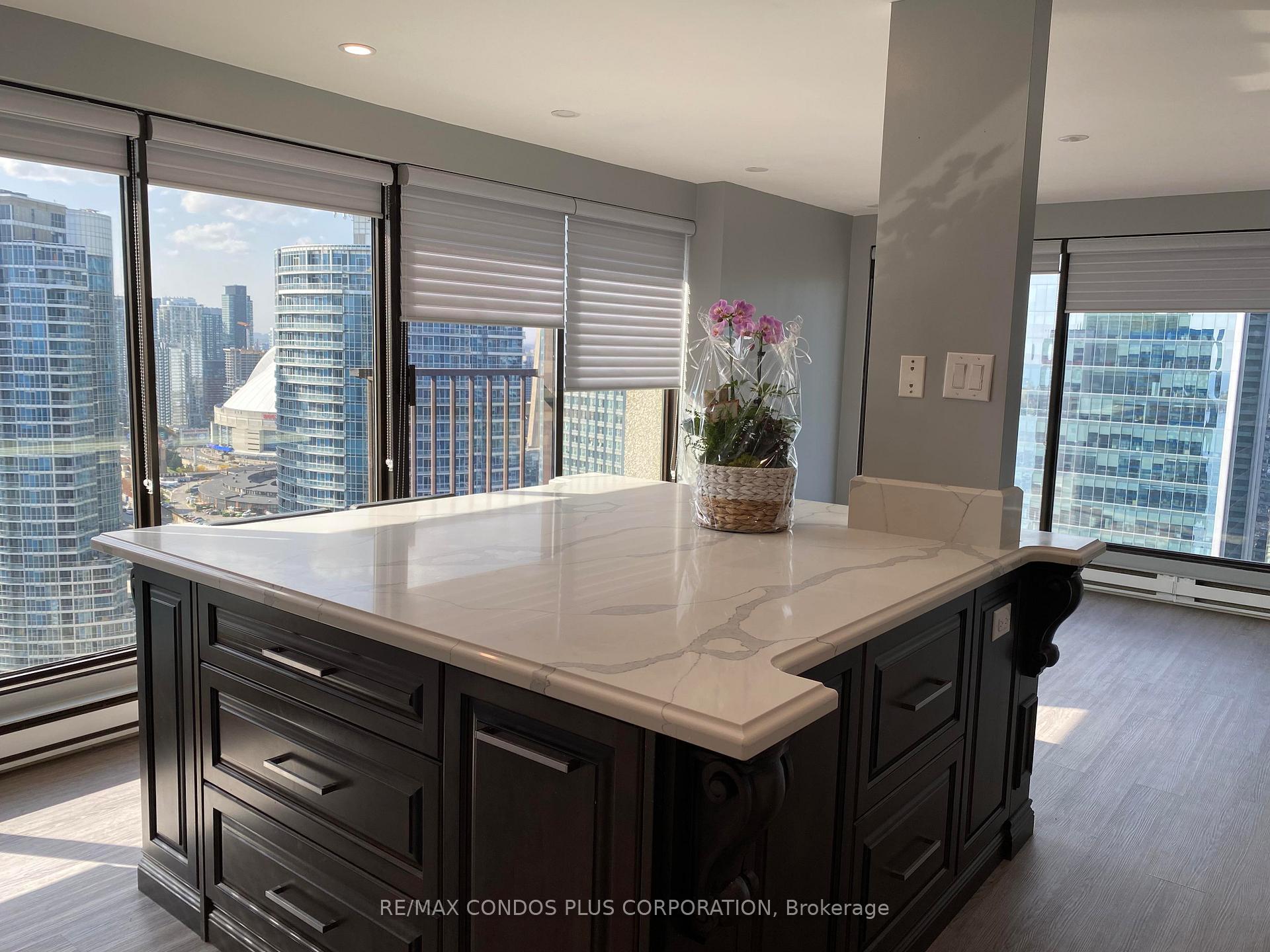 Photo 10 of Unit 3517, 55 Harbour Square, Toronto, Waterfront Communities — HOMEH