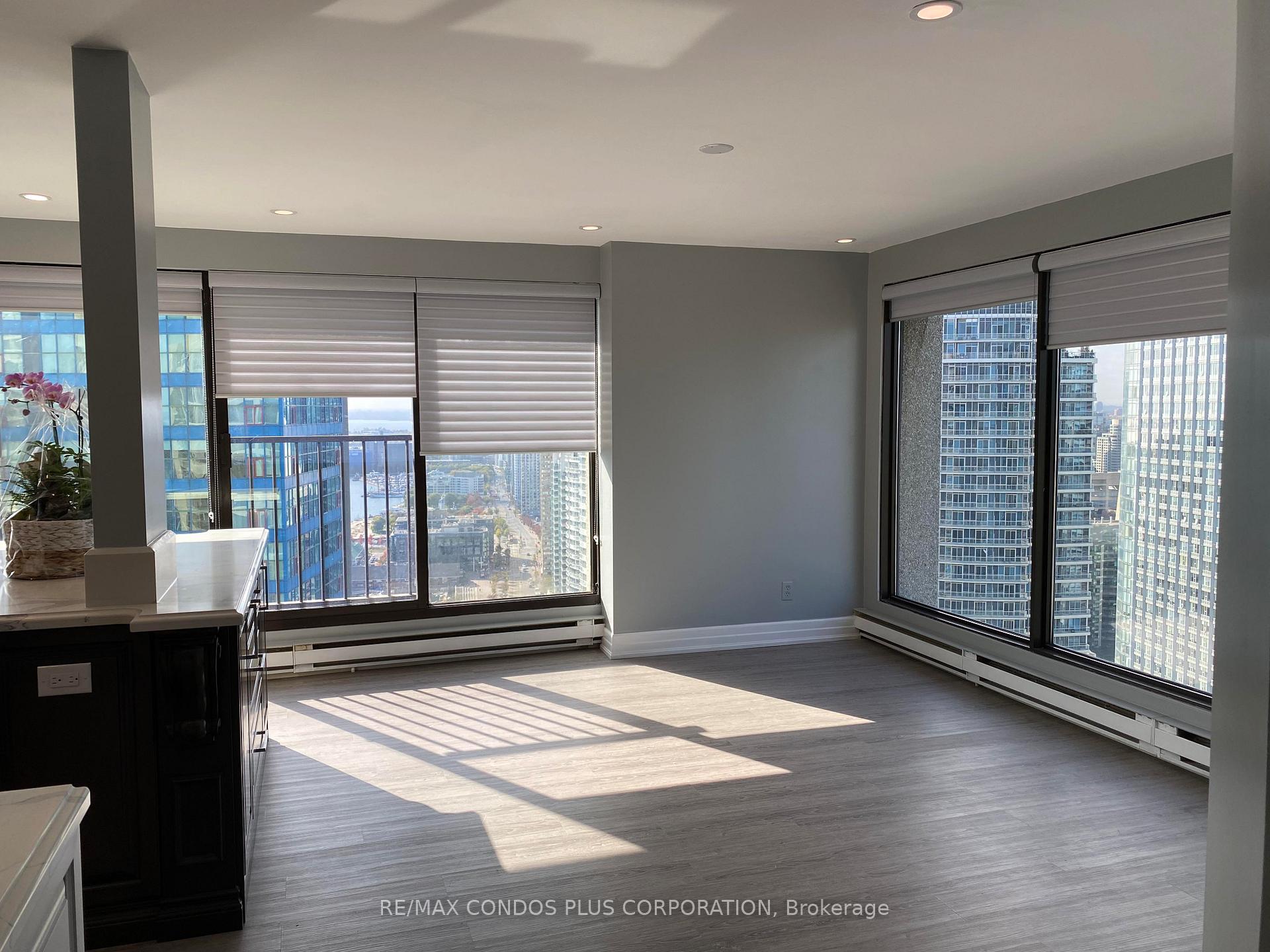 Photo 13 of Unit 3517, 55 Harbour Square, Toronto, Waterfront Communities — HOMEH