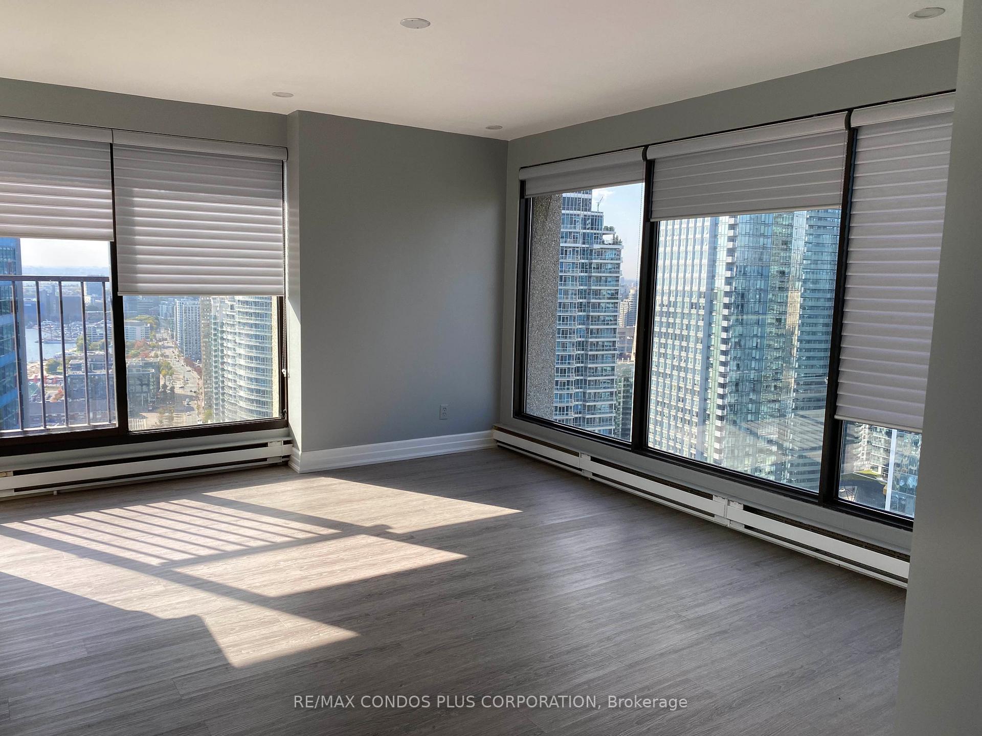 Photo 15 of Unit 3517, 55 Harbour Square, Toronto, Waterfront Communities — HOMEH