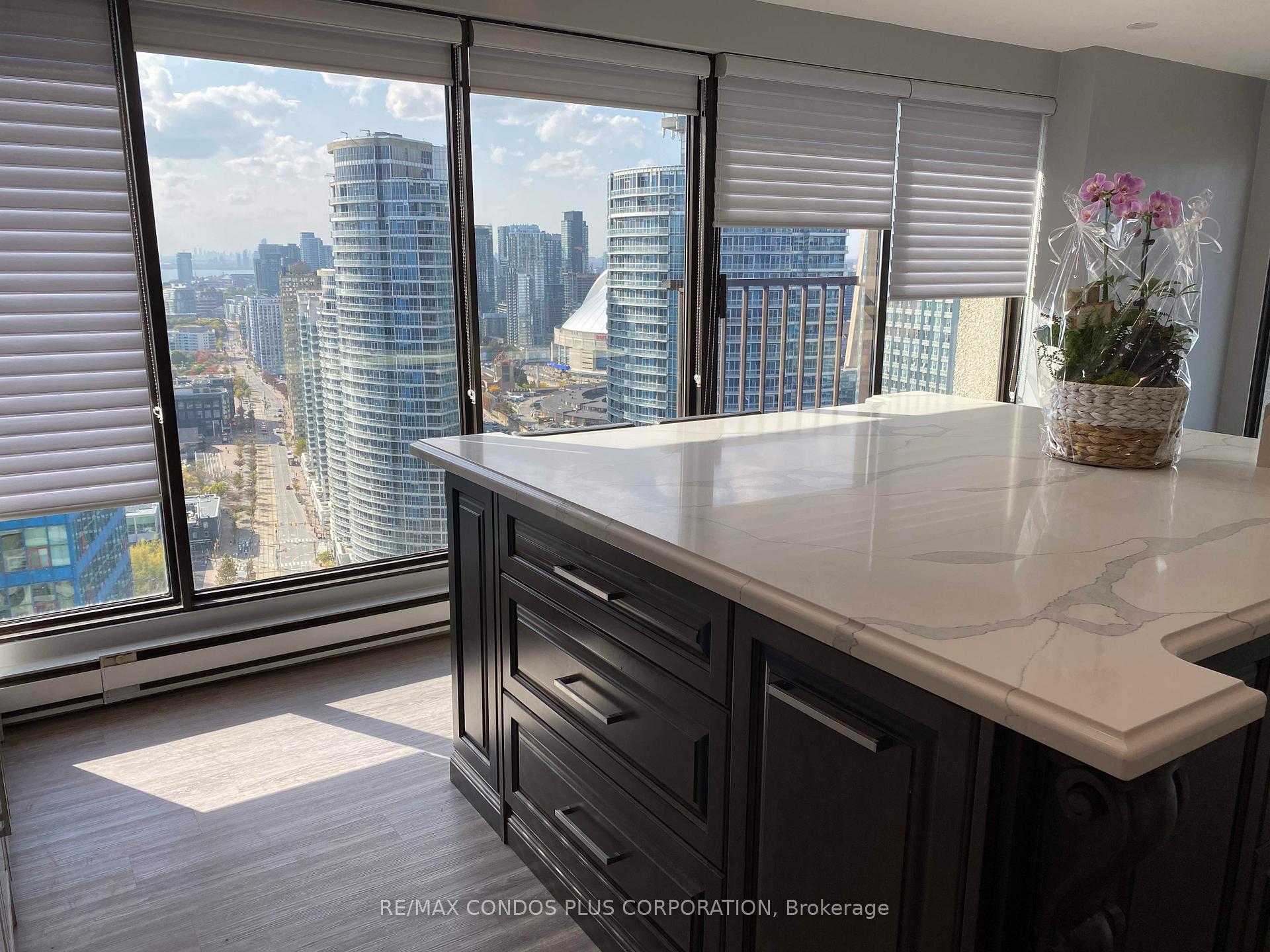 Photo 18 of Unit 3517, 55 Harbour Square, Toronto, Waterfront Communities — HOMEH