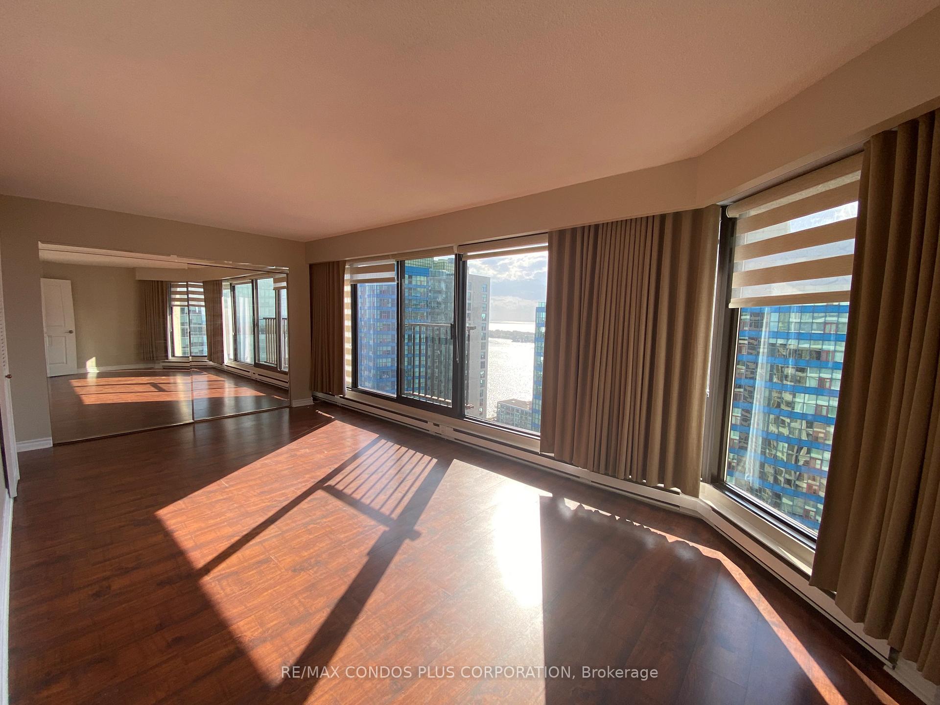 Photo 19 of Unit 3517, 55 Harbour Square, Toronto, Waterfront Communities — HOMEH
