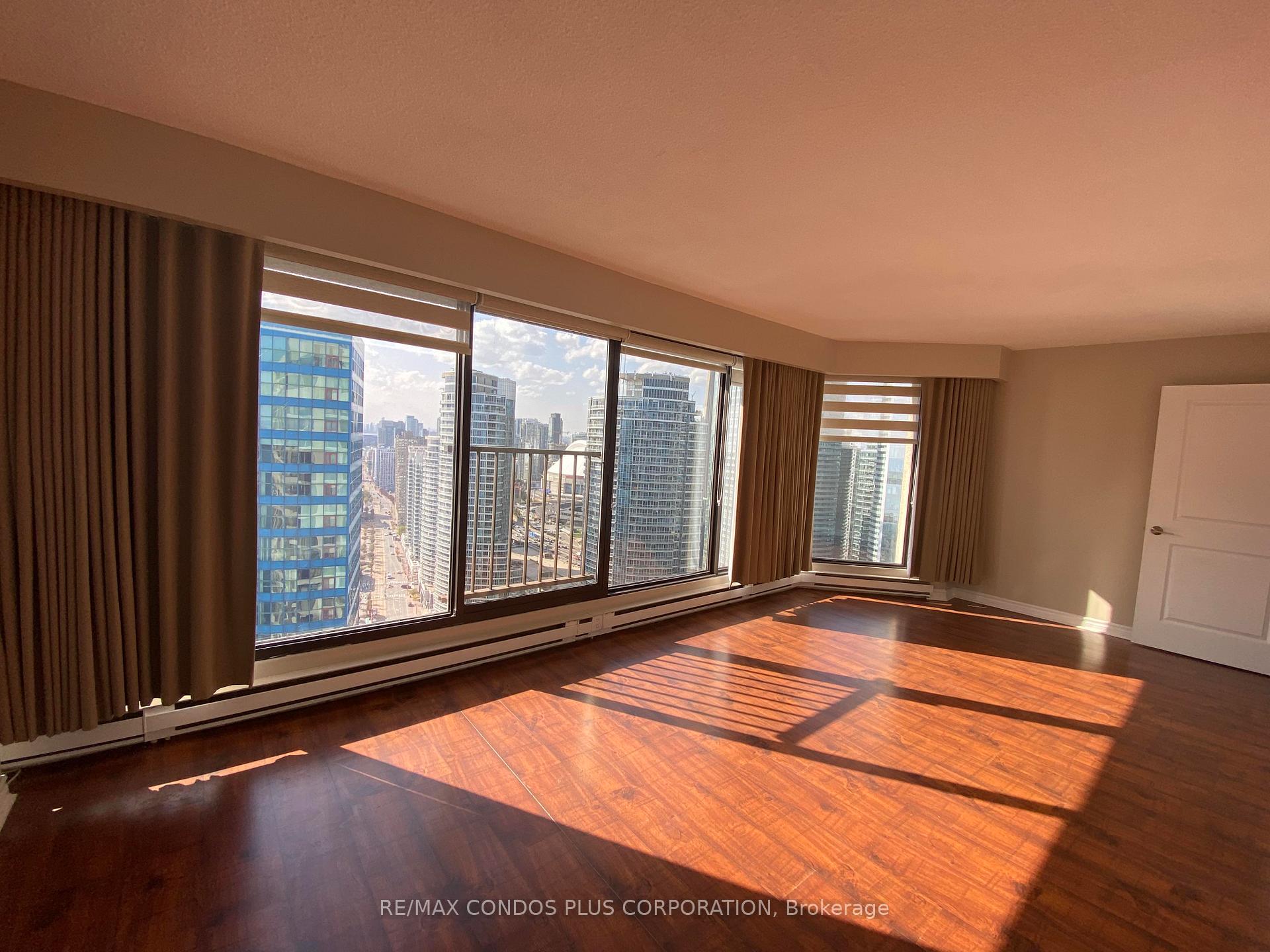 Photo 20 of Unit 3517, 55 Harbour Square, Toronto, Waterfront Communities — HOMEH