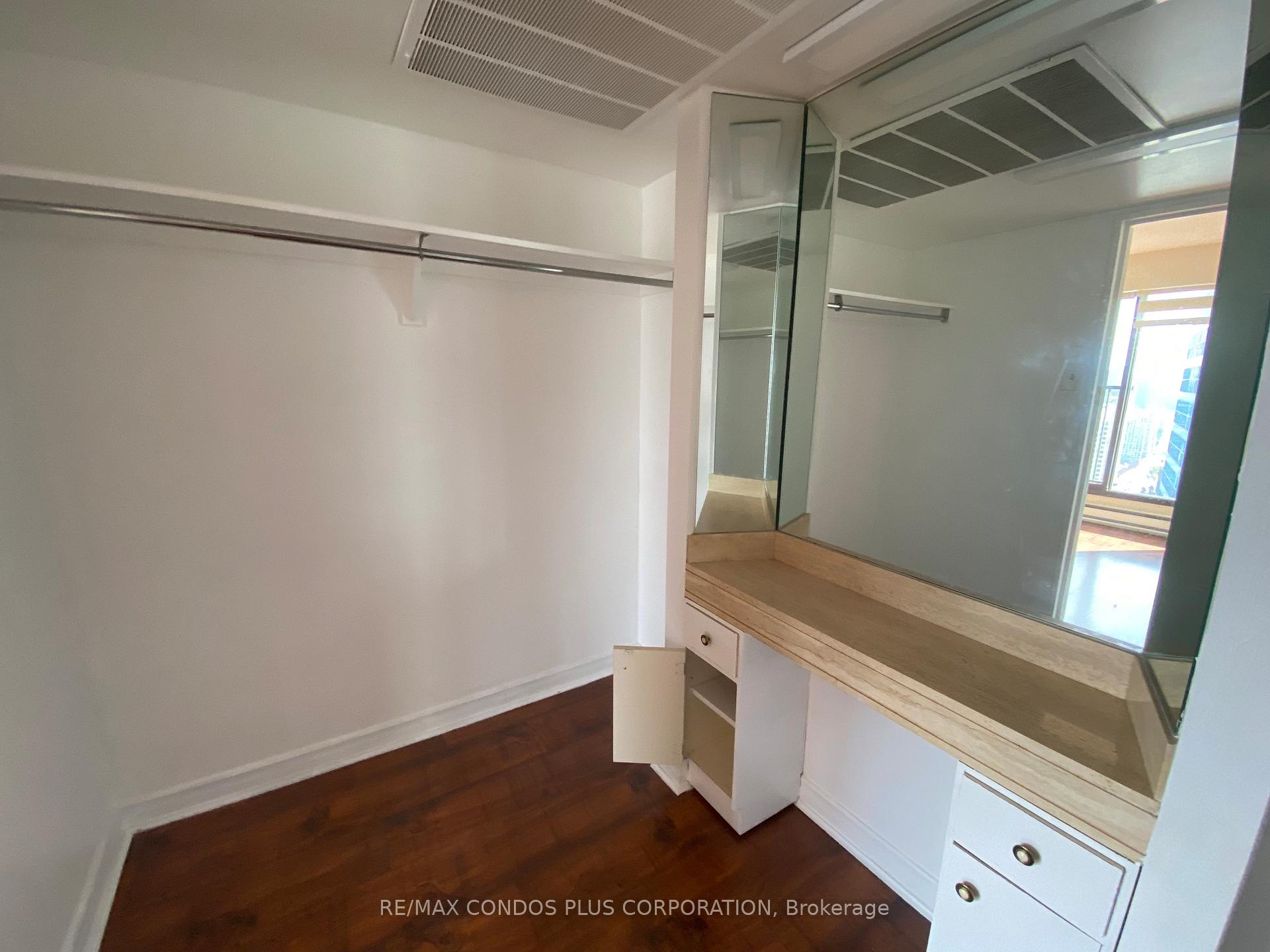 Photo 21 of Unit 3517, 55 Harbour Square, Toronto, Waterfront Communities — HOMEH