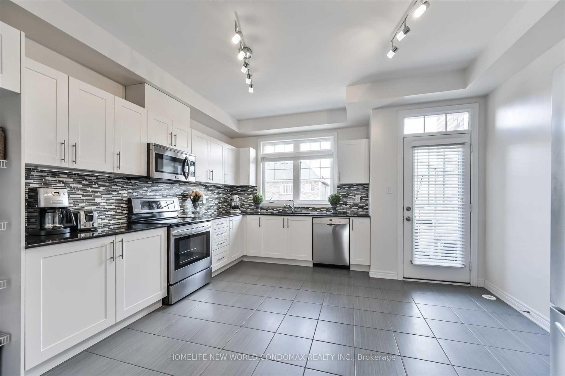 Photo 11 of 101 Dundas Way, Markham, Greensborough — HOMEH