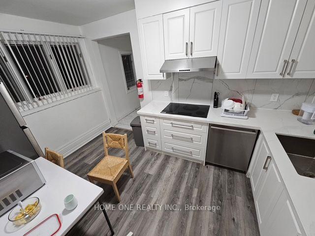 Photo 6 of Unit 301, 31 D'Arcy Street, Toronto, Kensington-Chinatown — HOMEH