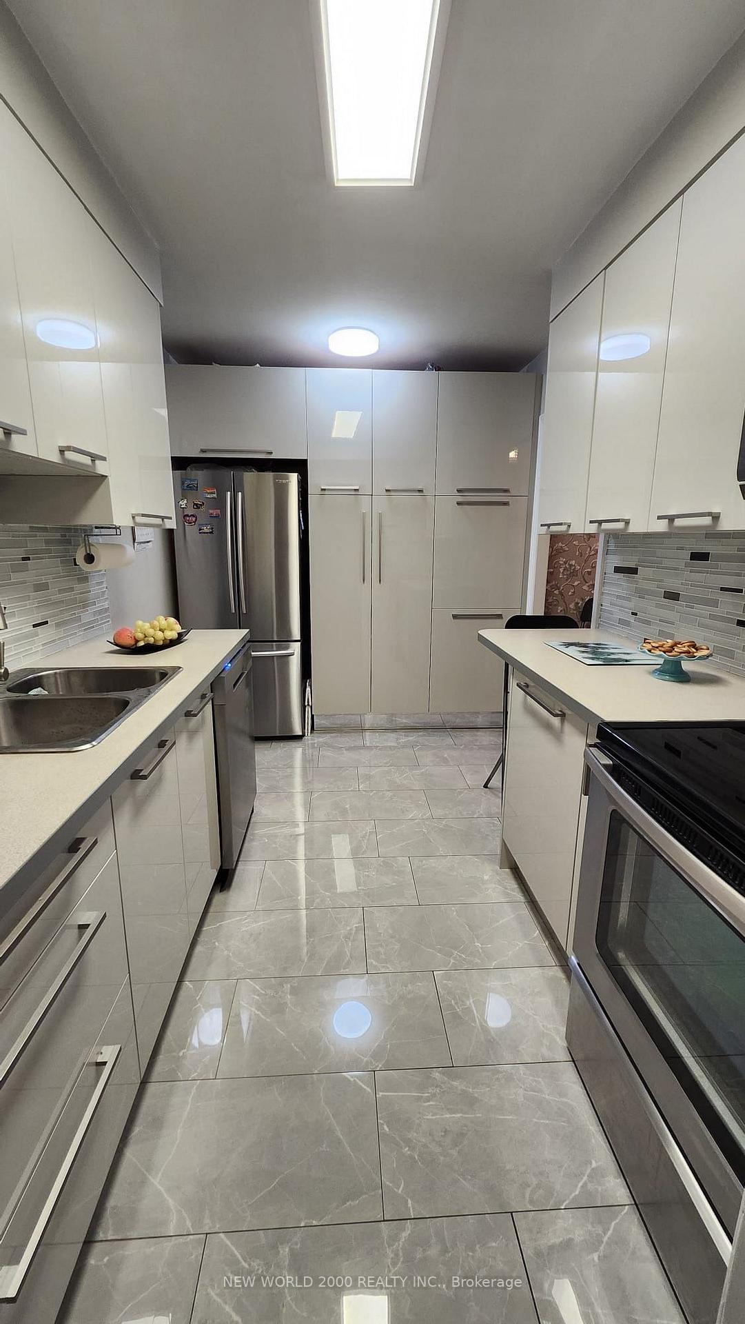 Photo 3 of Unit 602, 180 Dudley Avenue, Markham, Thornhill — HOMEH