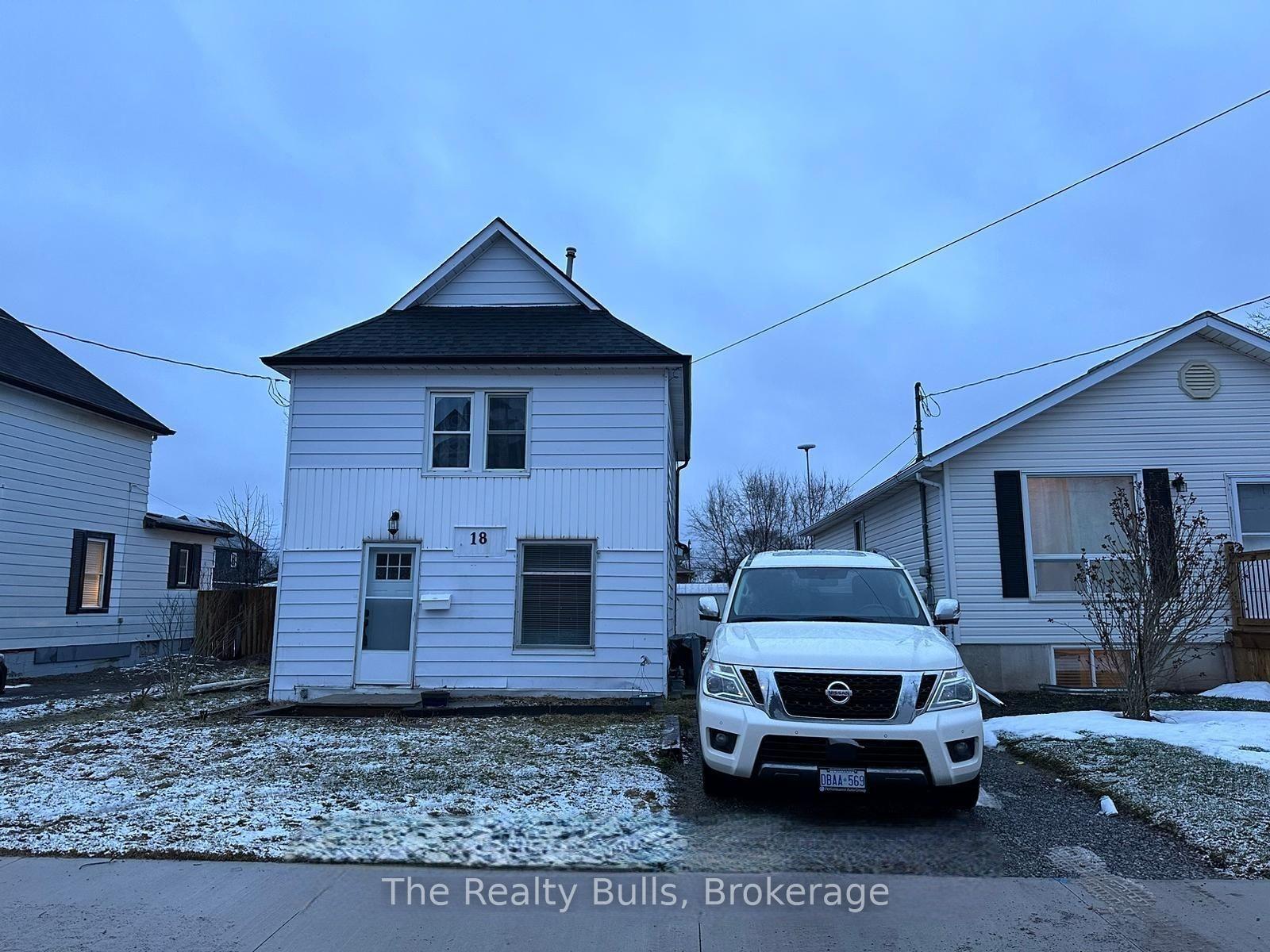 Photo 1 of 18 Forks Road E, Welland, Dain City — HOMEH