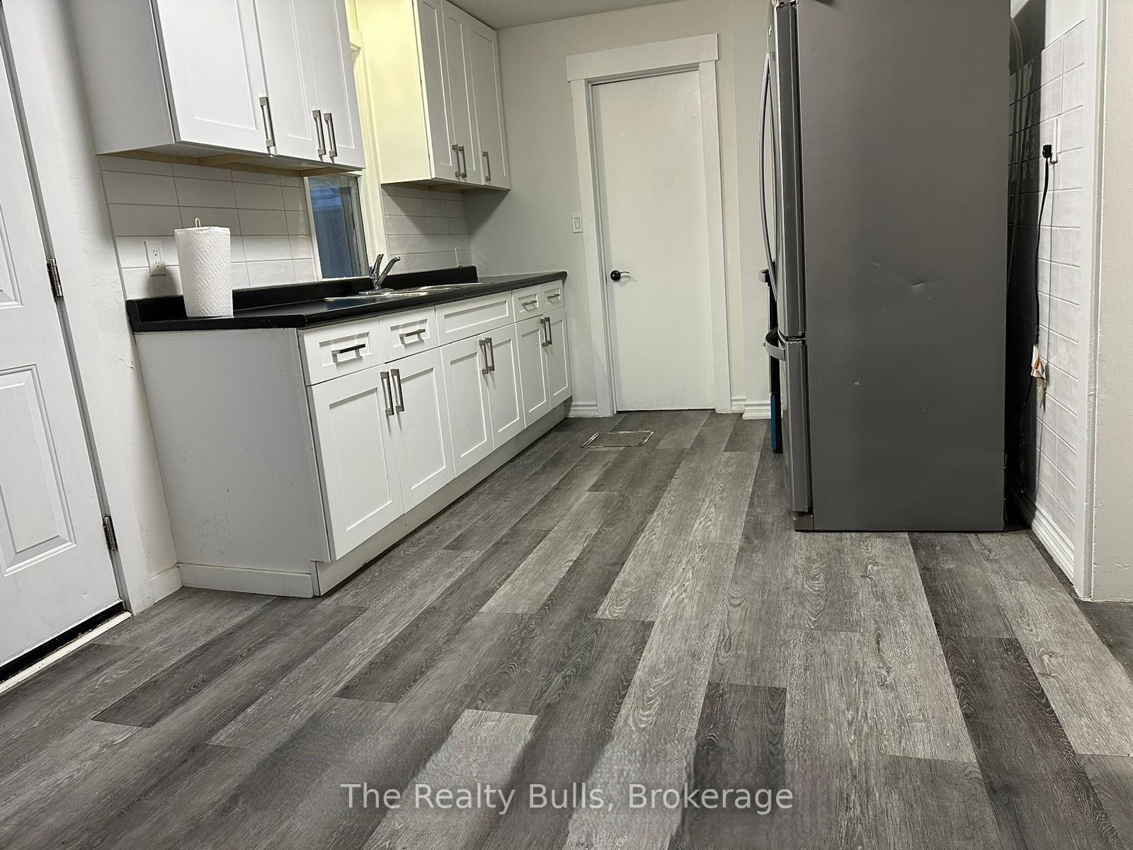 Photo 2 of 18 Forks Road E, Welland, Dain City — HOMEH