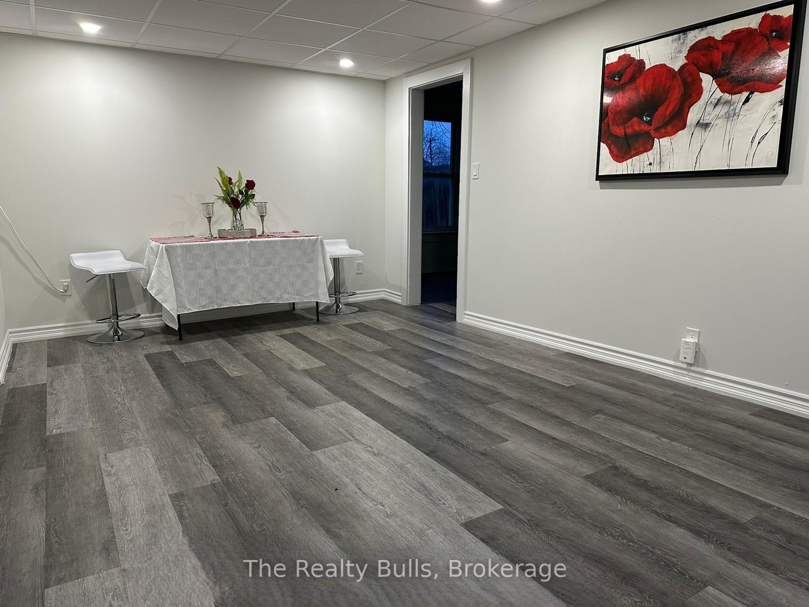 Photo 9 of 18 Forks Road E, Welland, Dain City — HOMEH