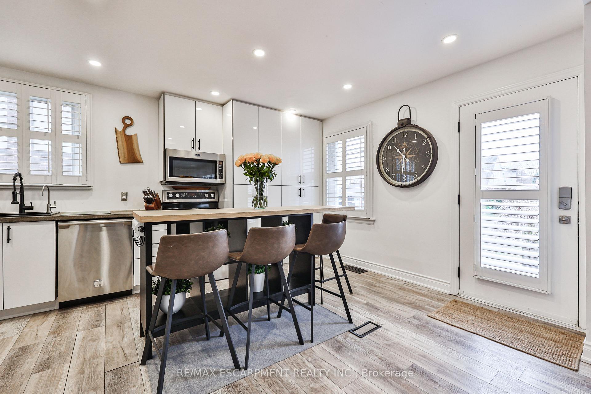 Photo 4 of 60 Galbraith Drive, Hamilton, Stoney Creek — HOMEH