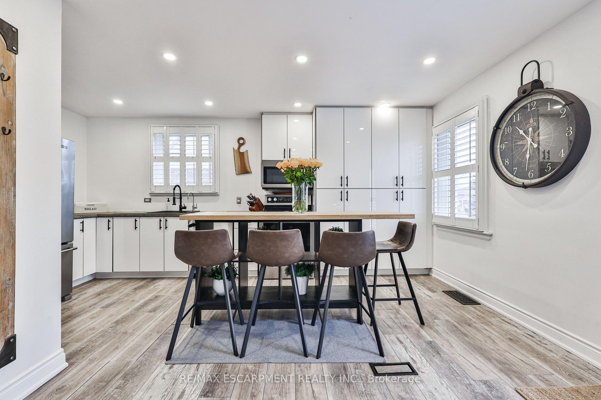 Photo 5 of 60 Galbraith Drive, Hamilton, Stoney Creek — HOMEH
