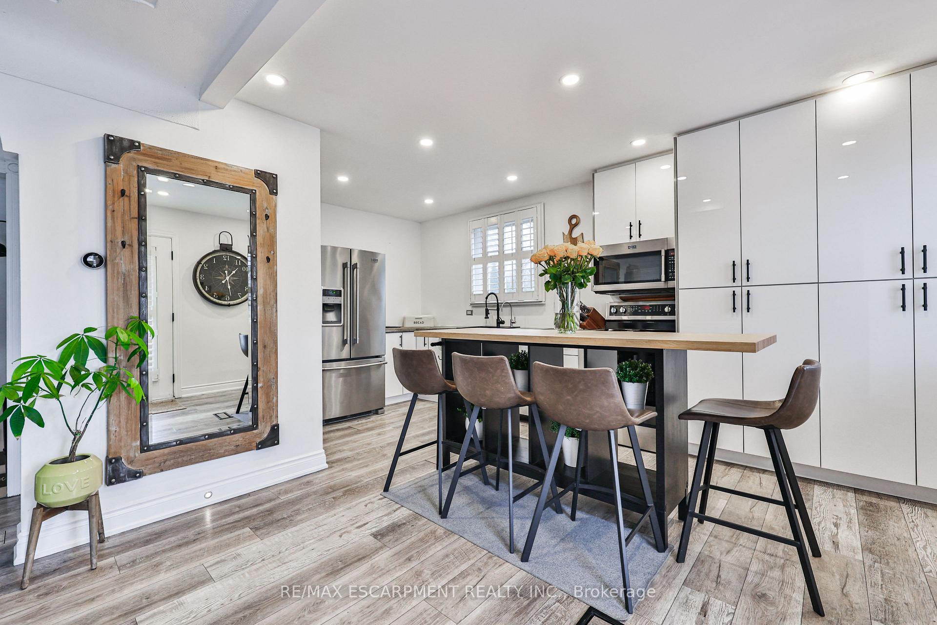 Photo 6 of 60 Galbraith Drive, Hamilton, Stoney Creek — HOMEH