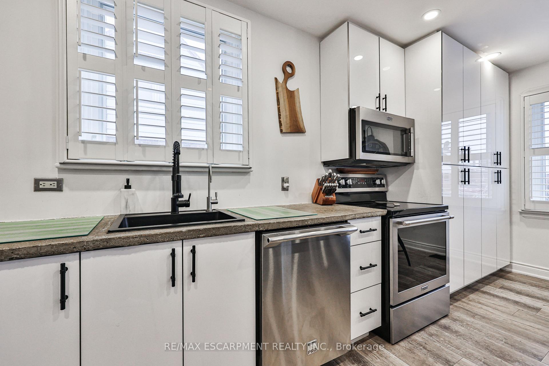 Photo 8 of 60 Galbraith Drive, Hamilton, Stoney Creek — HOMEH
