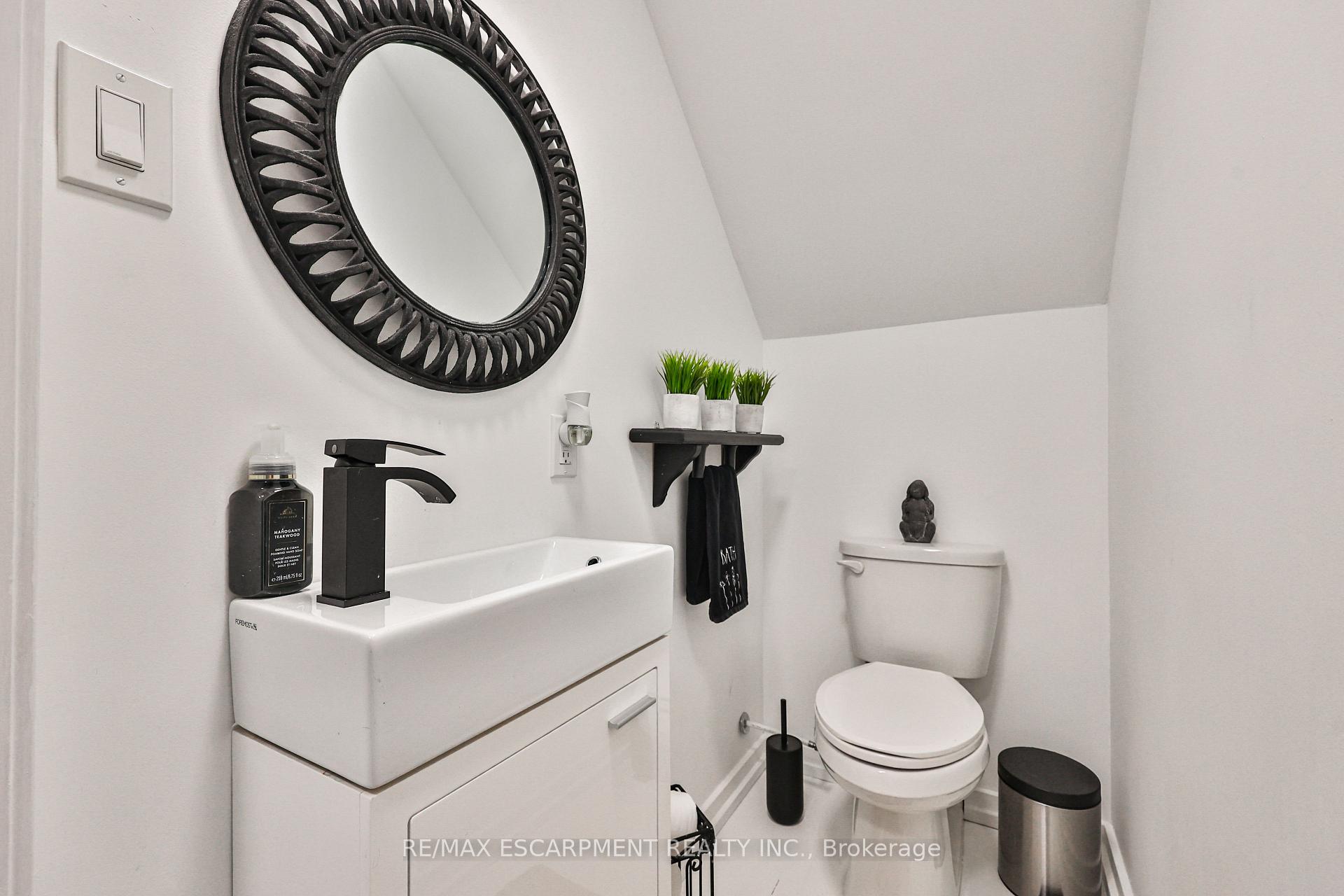 Photo 27 of 60 Galbraith Drive, Hamilton, Stoney Creek — HOMEH