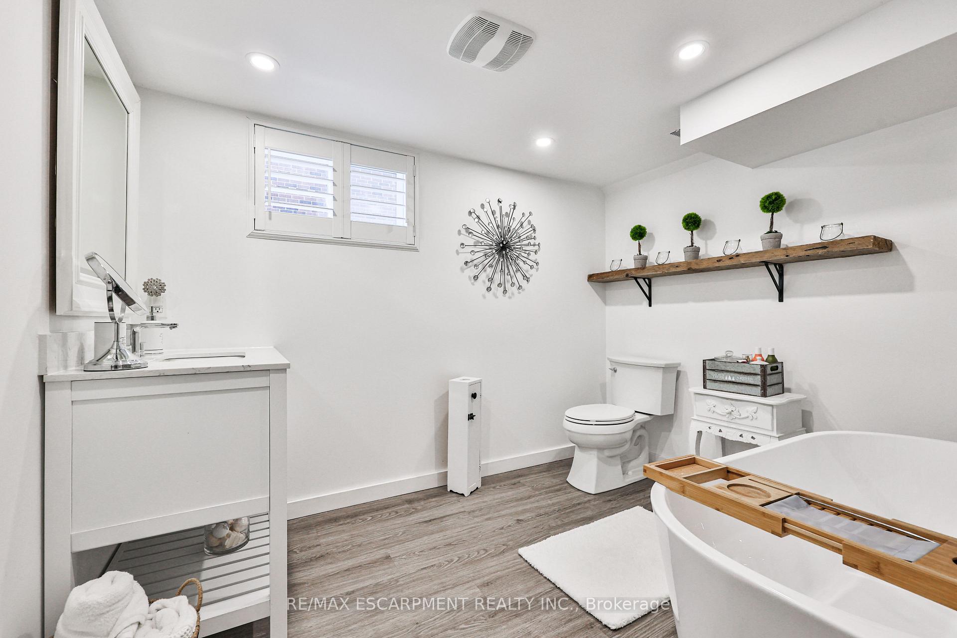 Photo 41 of 60 Galbraith Drive, Hamilton, Stoney Creek — HOMEH
