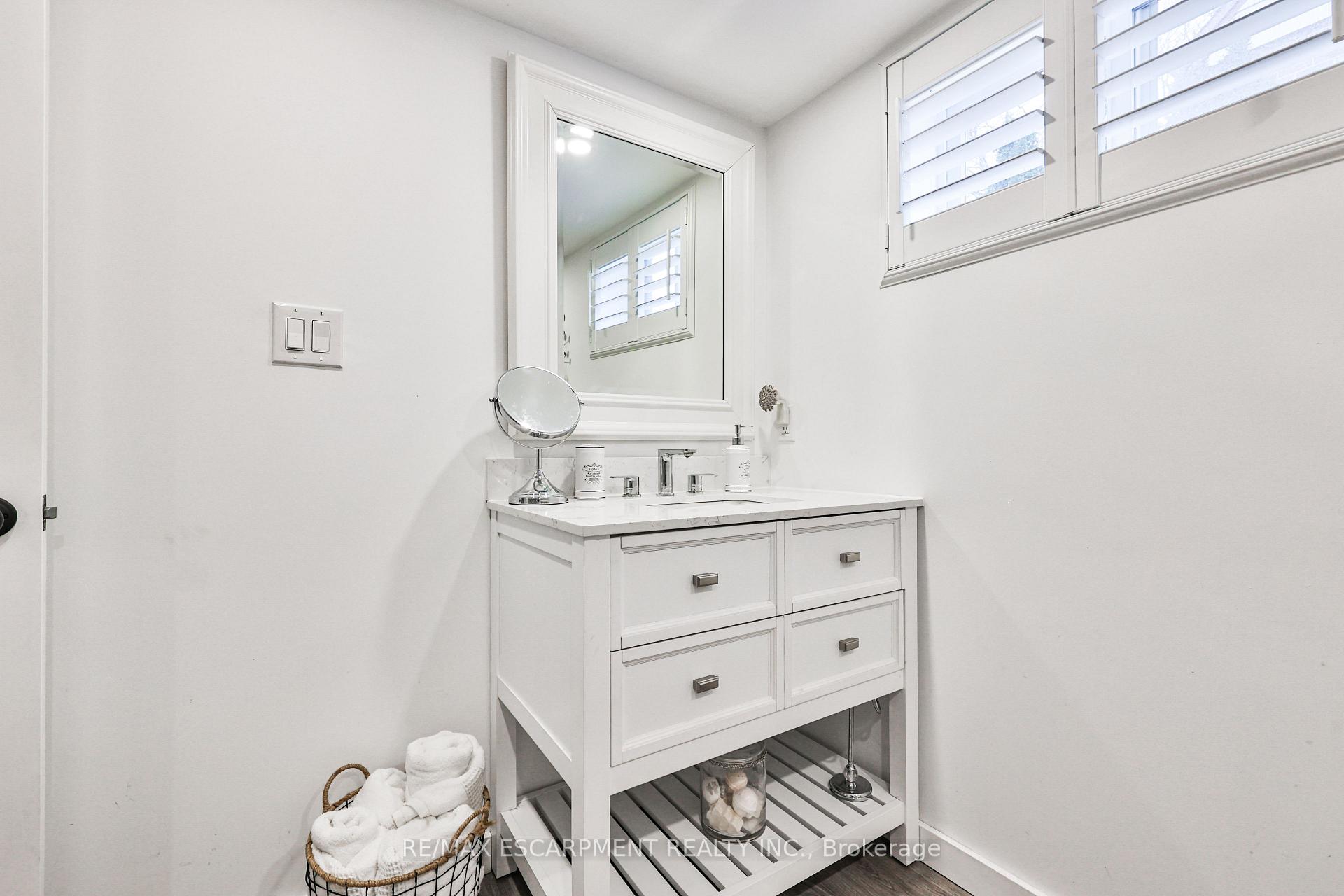Photo 43 of 60 Galbraith Drive, Hamilton, Stoney Creek — HOMEH