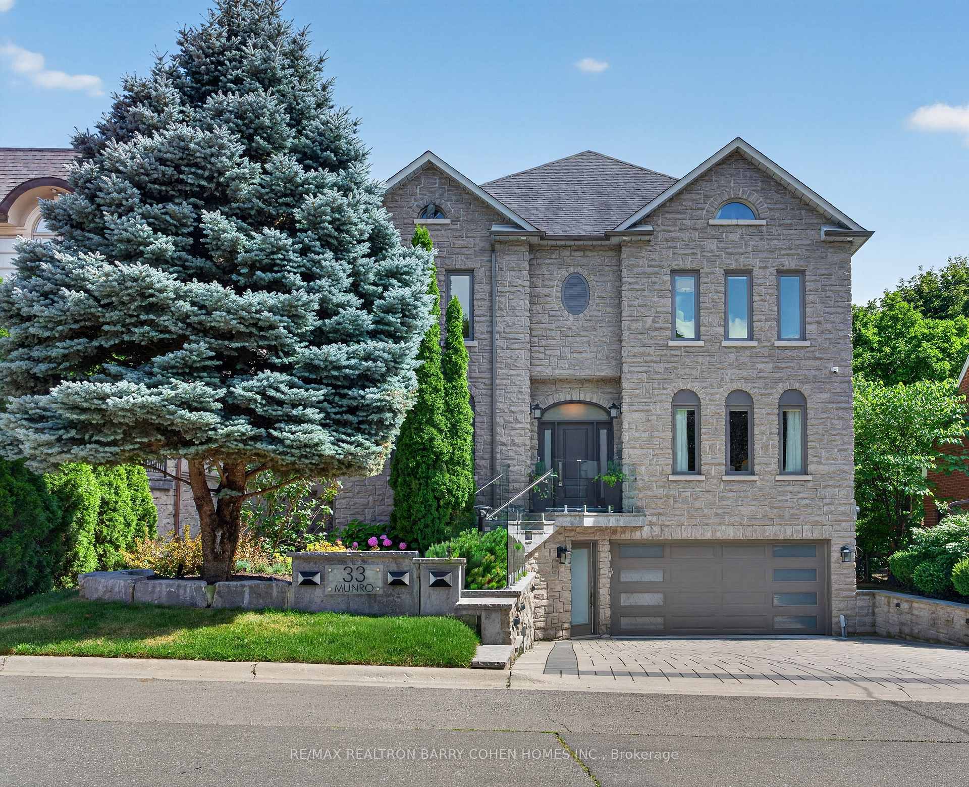 Photo 1 of 33 Munro Boulevard, North York, St. Andrew-Windfields — HOMEH