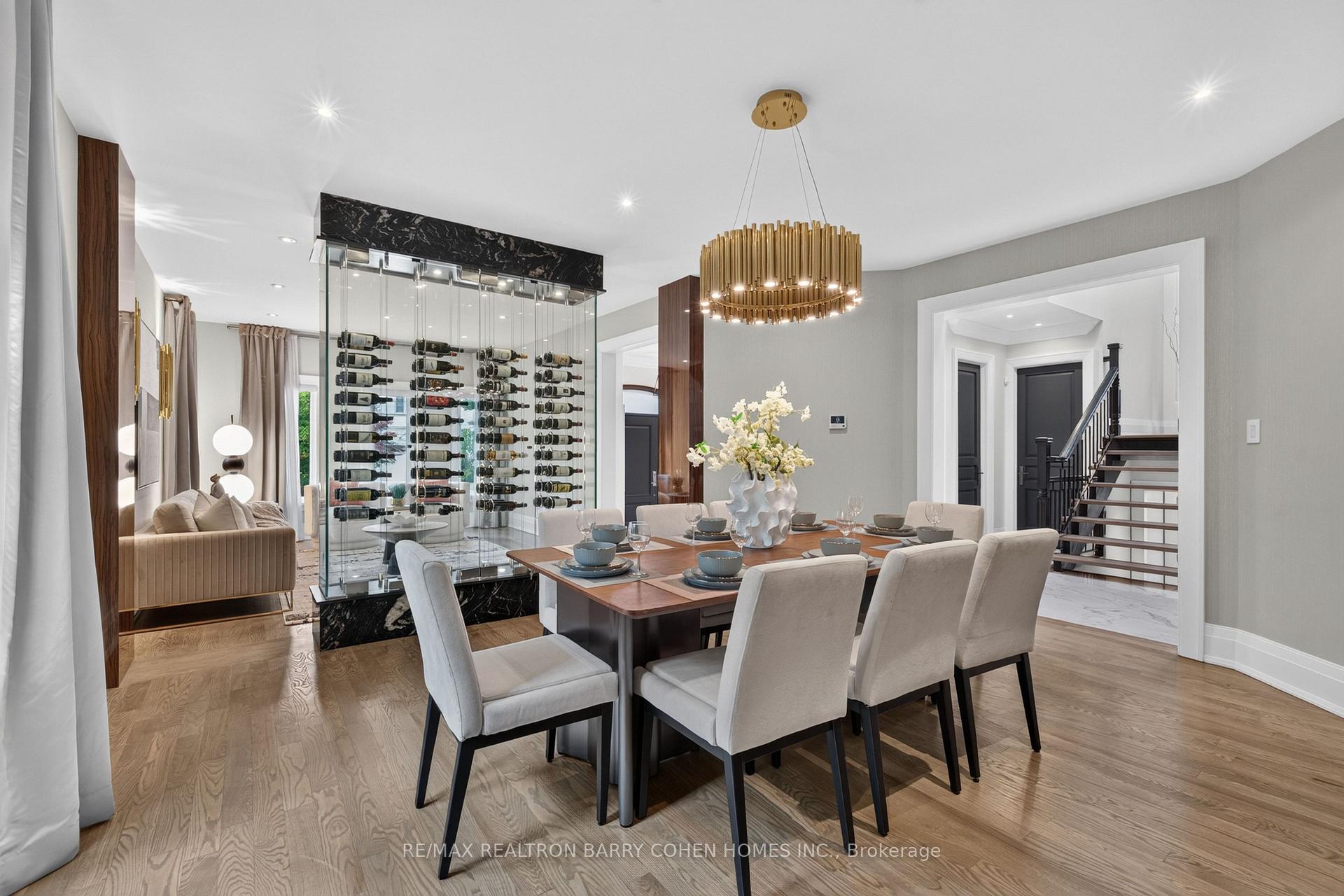 Photo 11 of 33 Munro Boulevard, North York, St. Andrew-Windfields — HOMEH